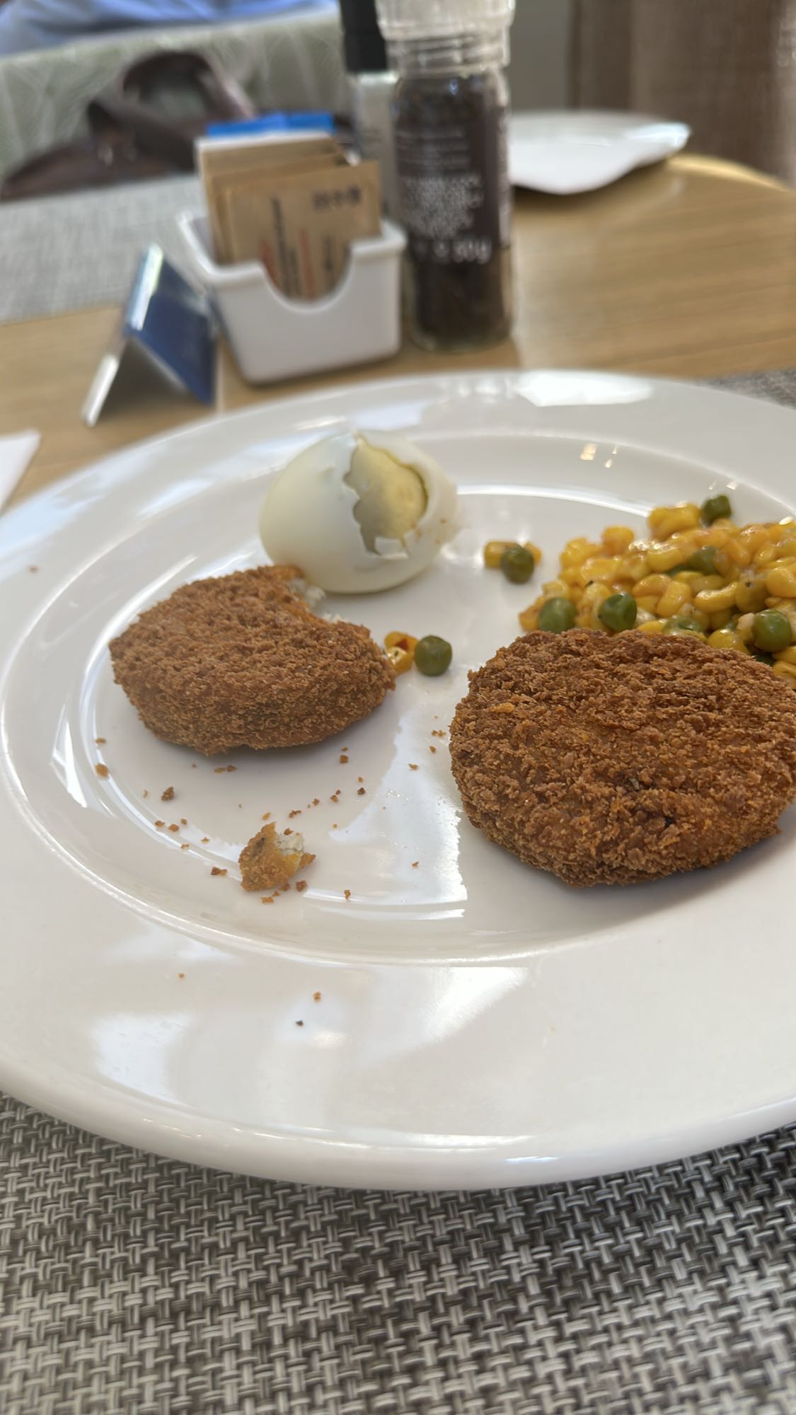 Egg, nuggets & veggies