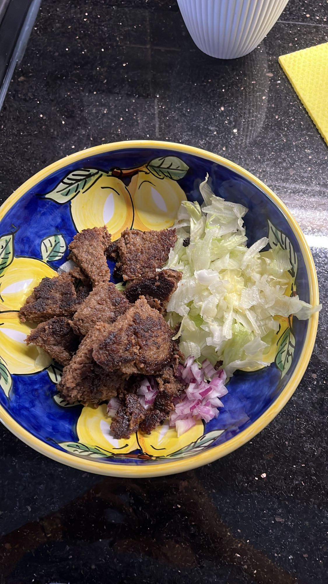 Beef with lettuce & onion