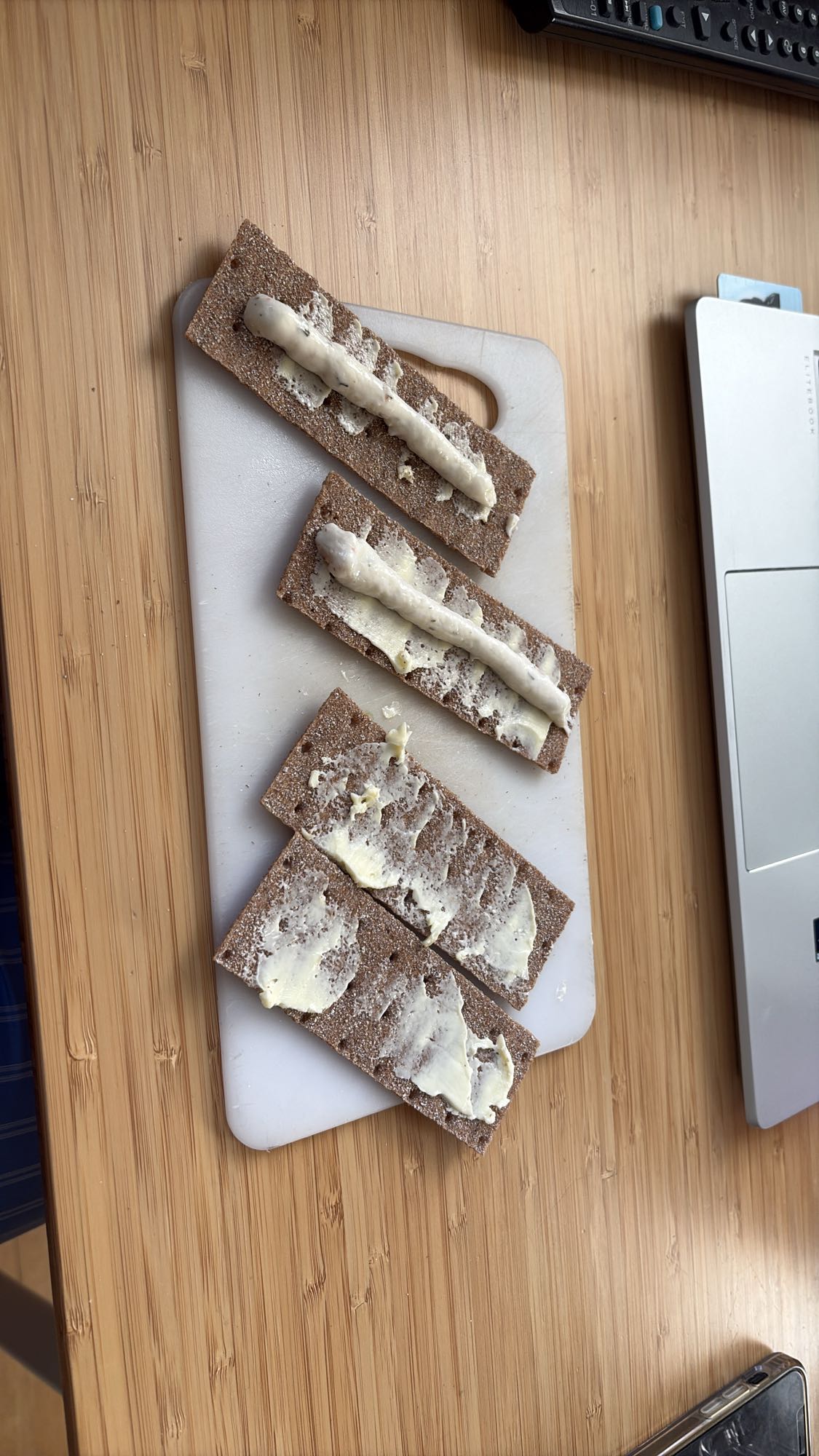 Knäckebröd med smör