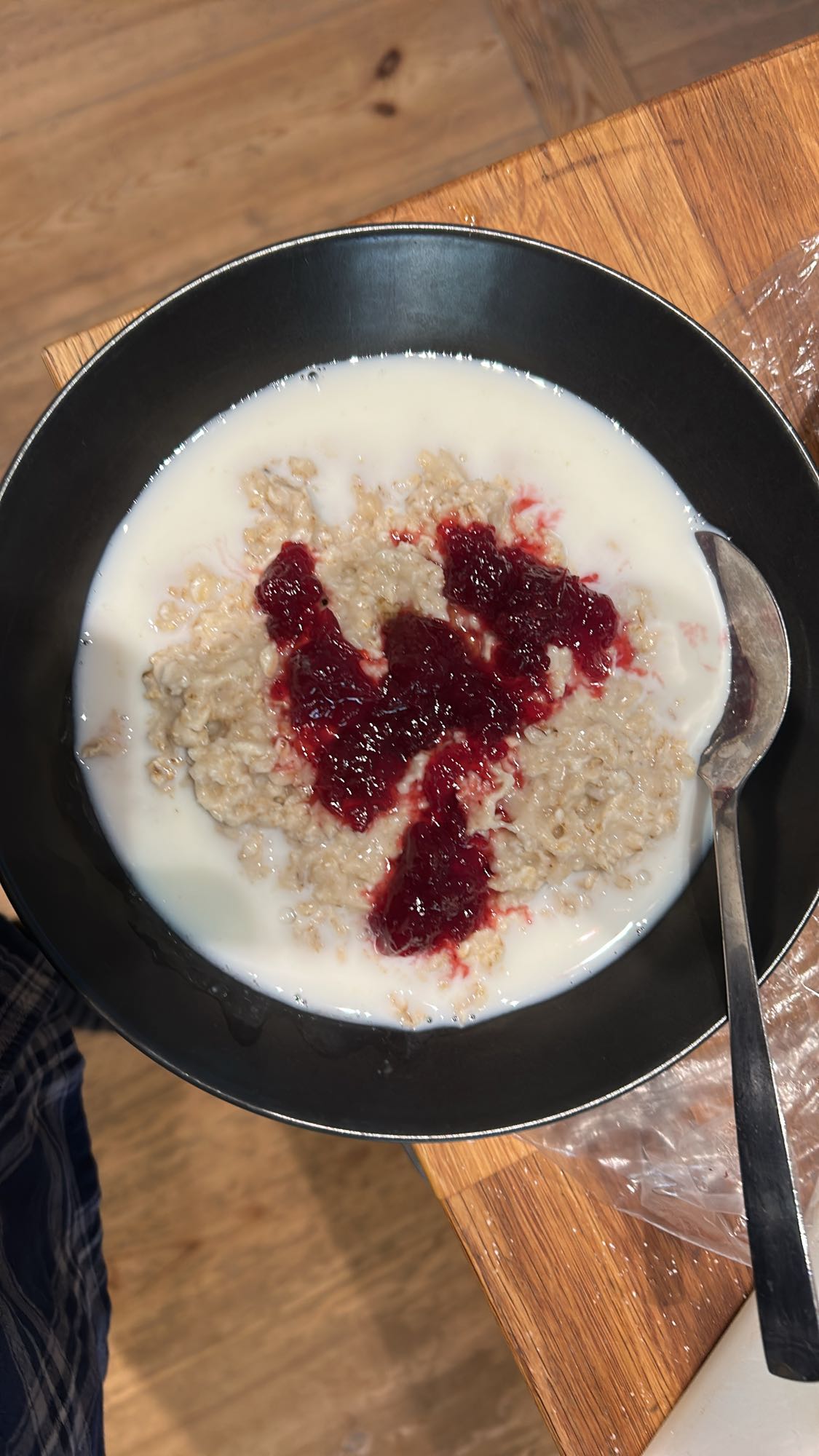 Havregrynsgröt med mjölk & sylt