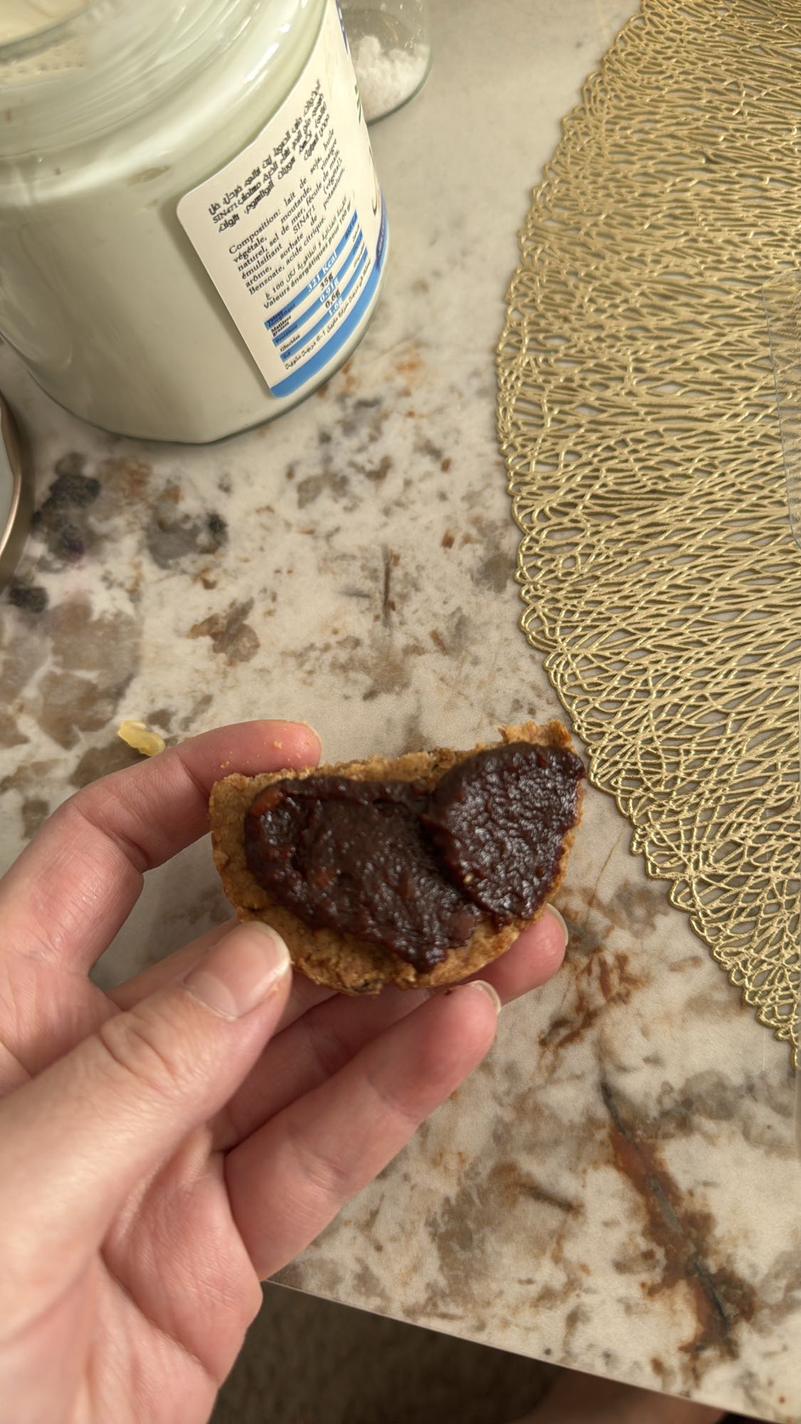 печенье из цельно зерновой муки с фруктовой пастой