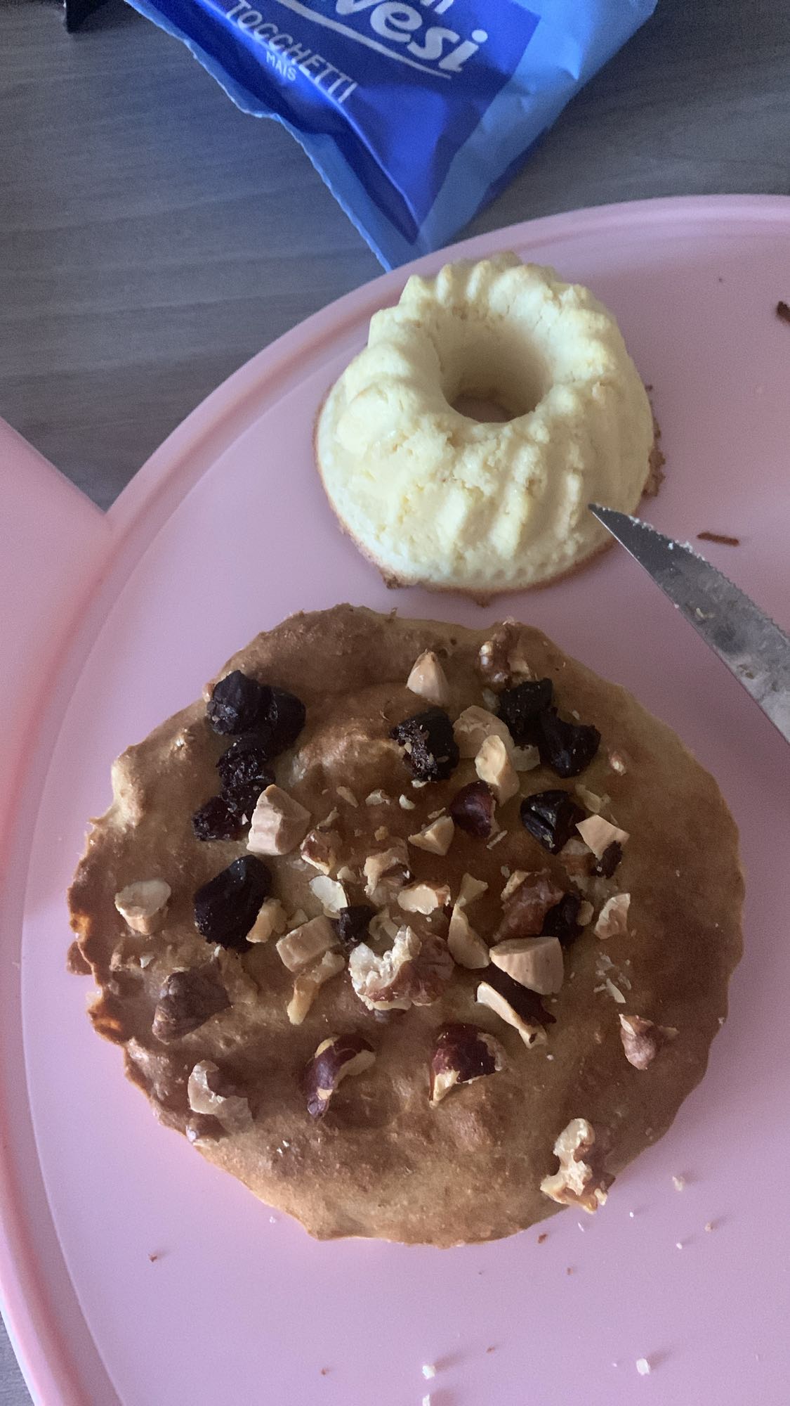 Torta con farina di cocco mela e uovo