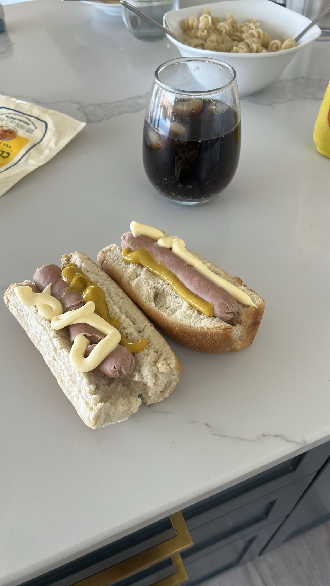 perros calientes y soda