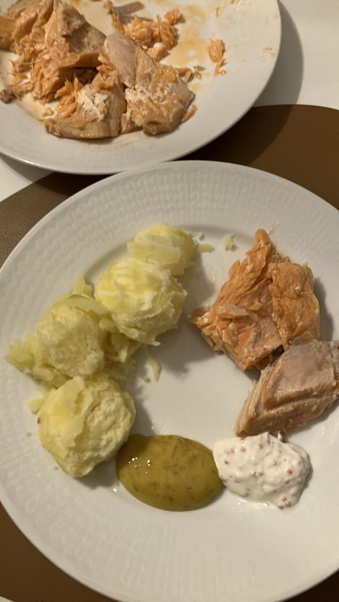 Lax med potatis och sås