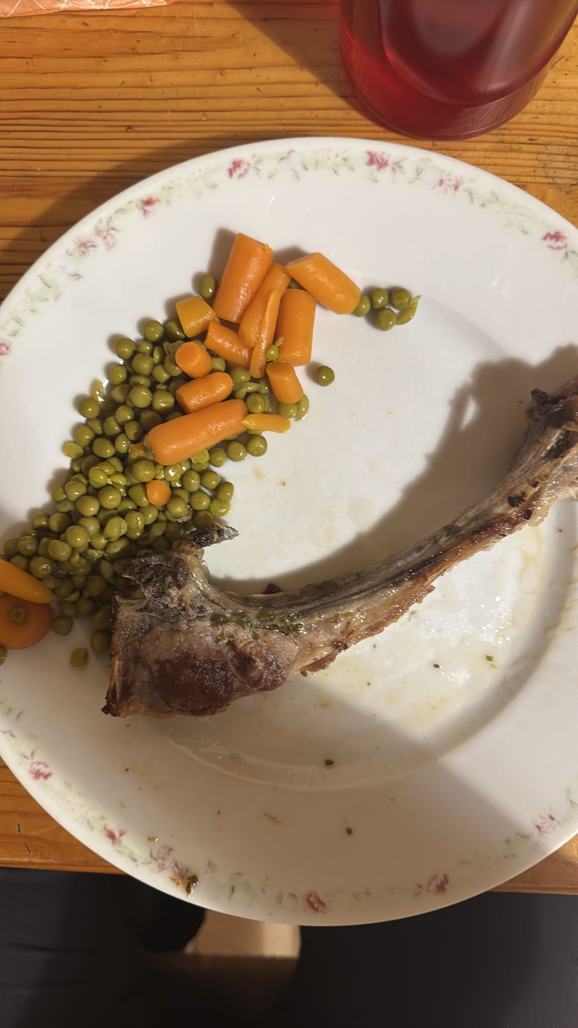 Côte d'agneau et légumes