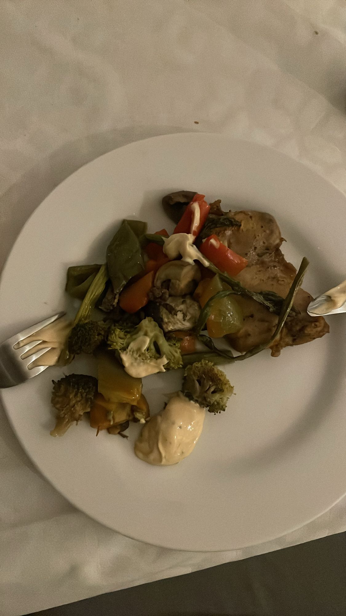 Kyckling med grönsaker och sås