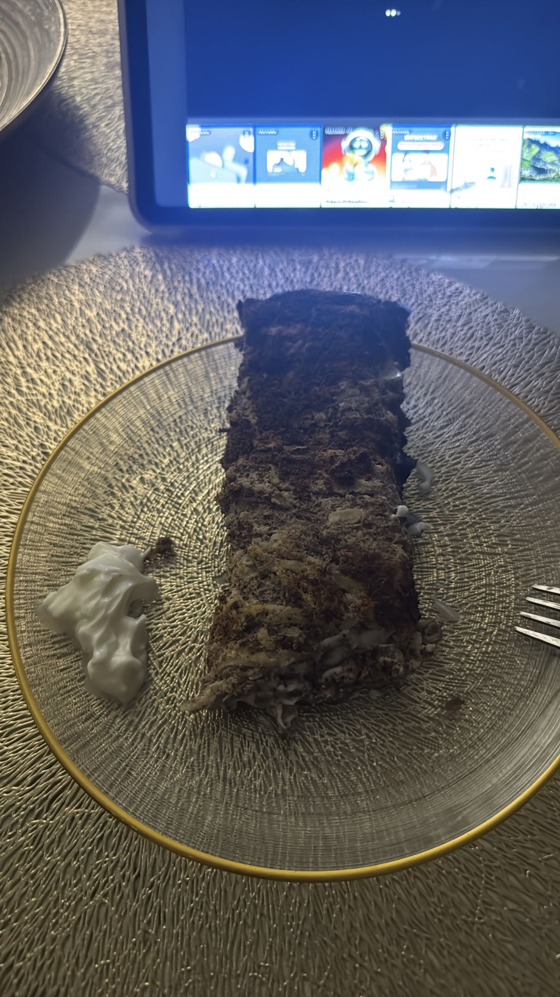 Рулет из белков, йогурта и яблока