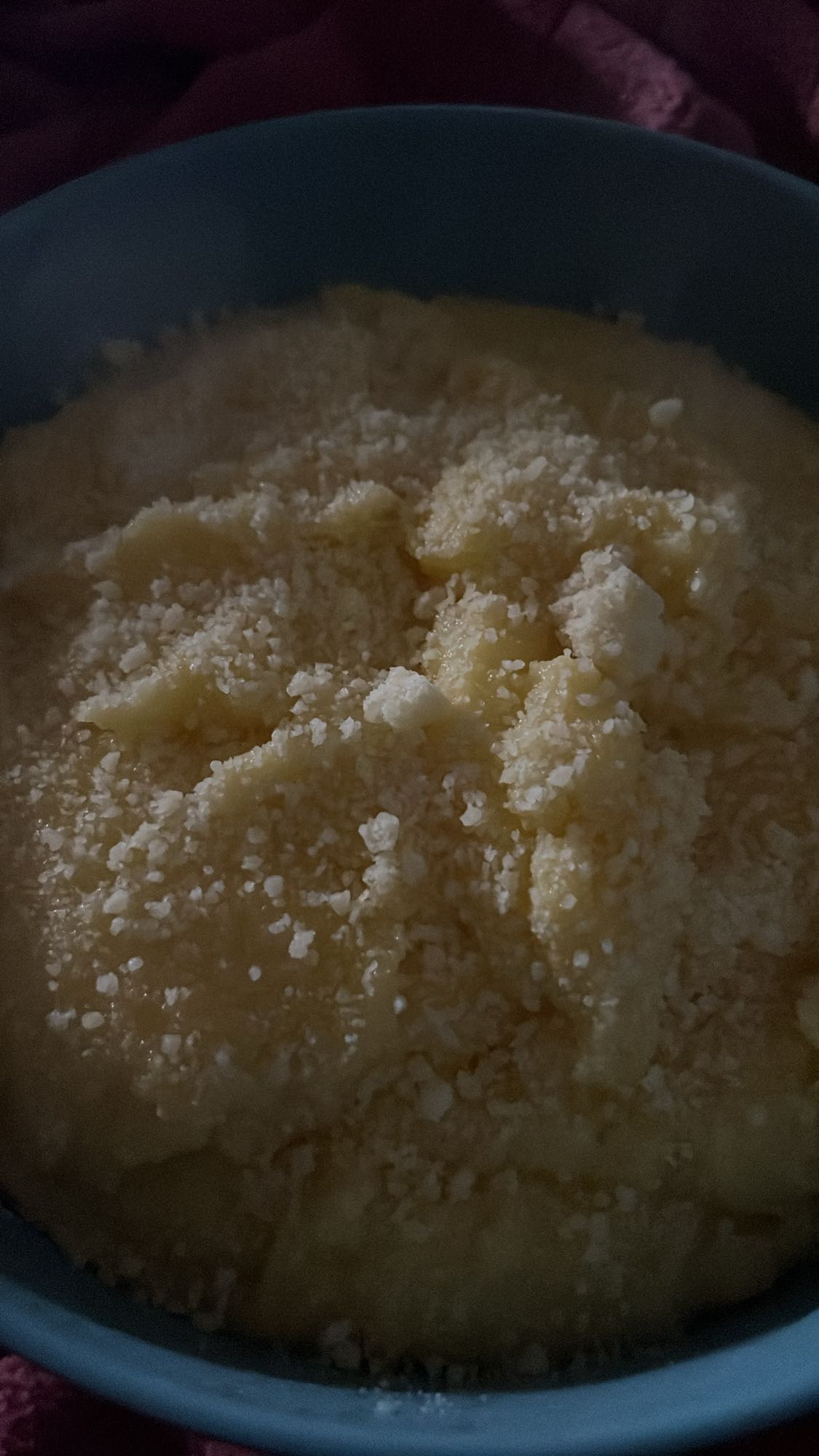 puré con queso rallado