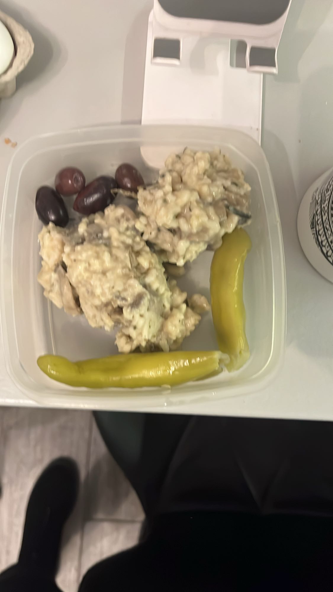 Orez cu pui, măsline și ardei