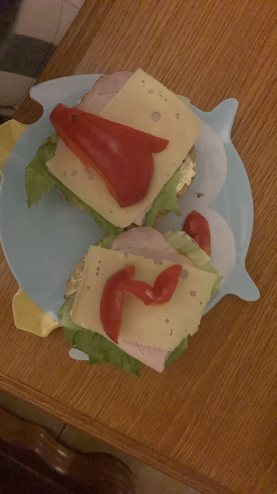 Kanapki z szynką i serem