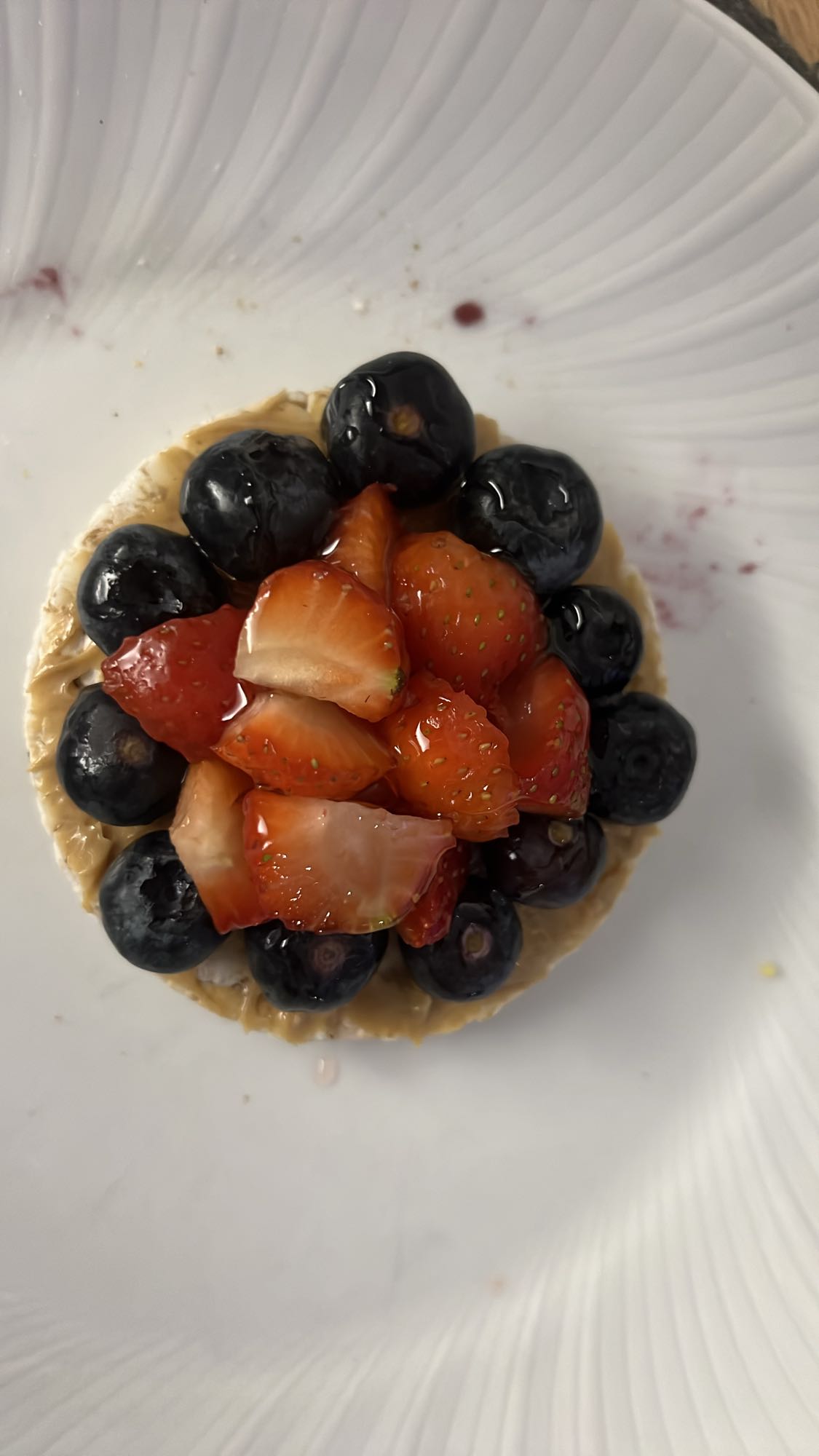 Rice cake with berries