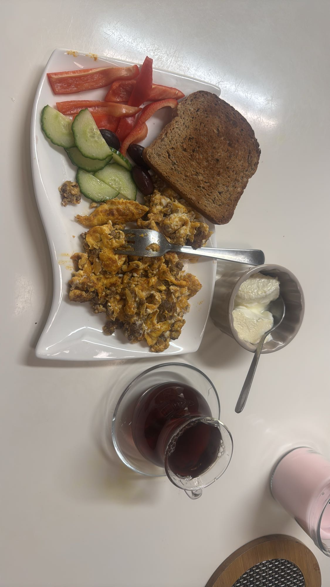 Frukosttallrik med ägg