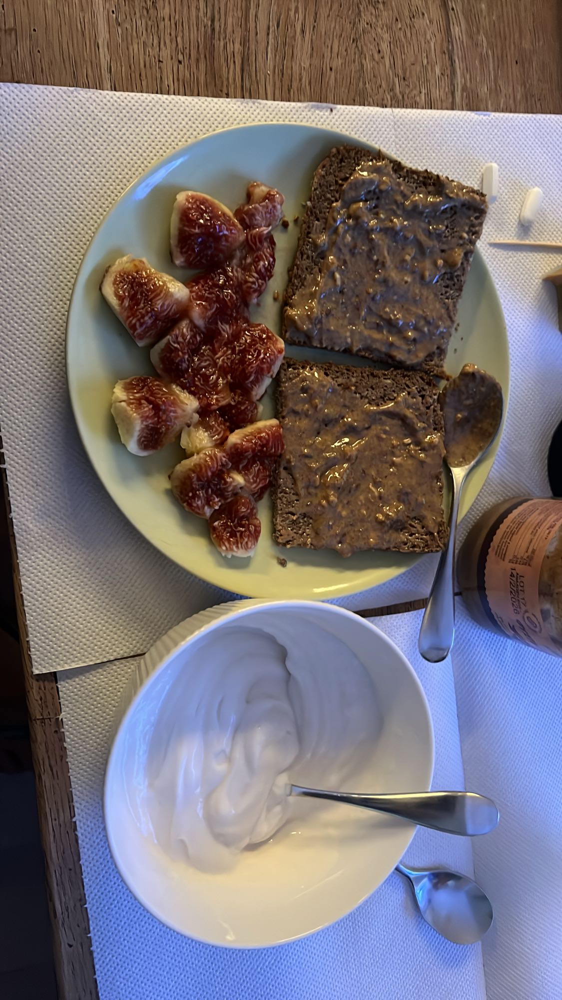 Ψωμί με φυστικοβούτυρο