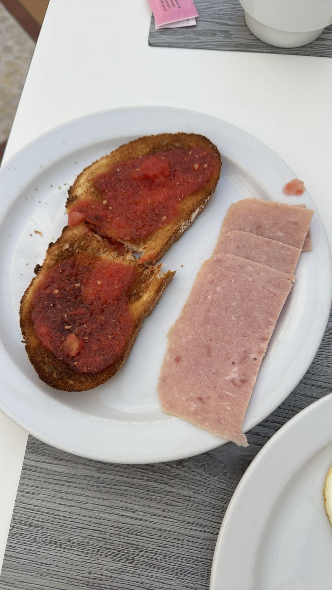 tostada con tomate y jamón