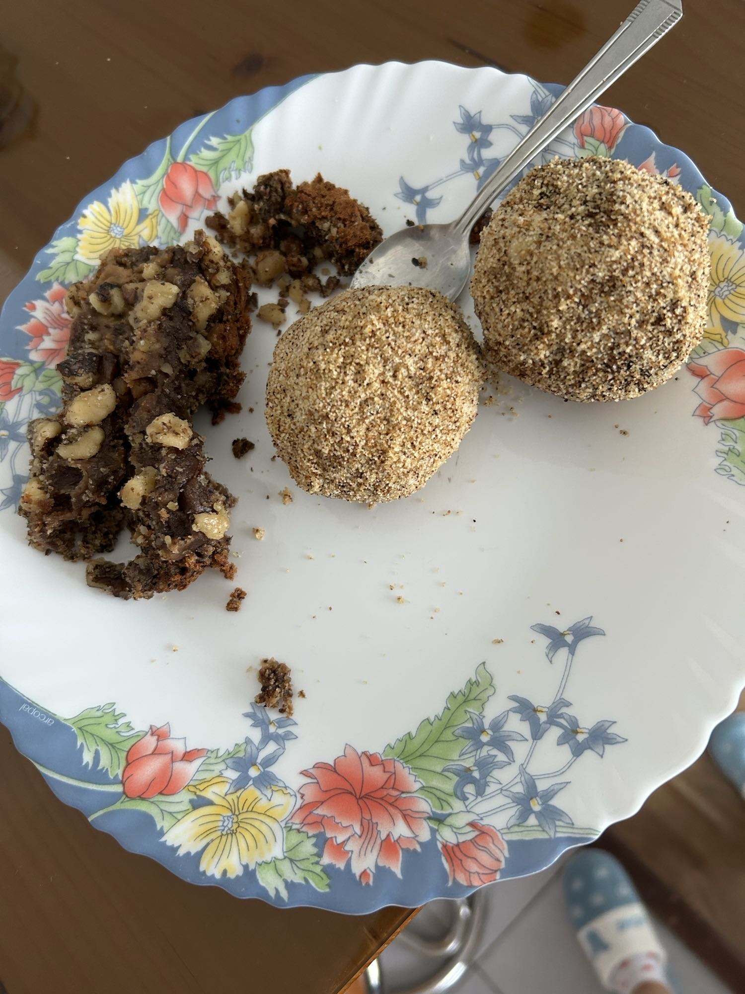 Găluște cu prune low carb și prăjitură cu nucă fără zahăr