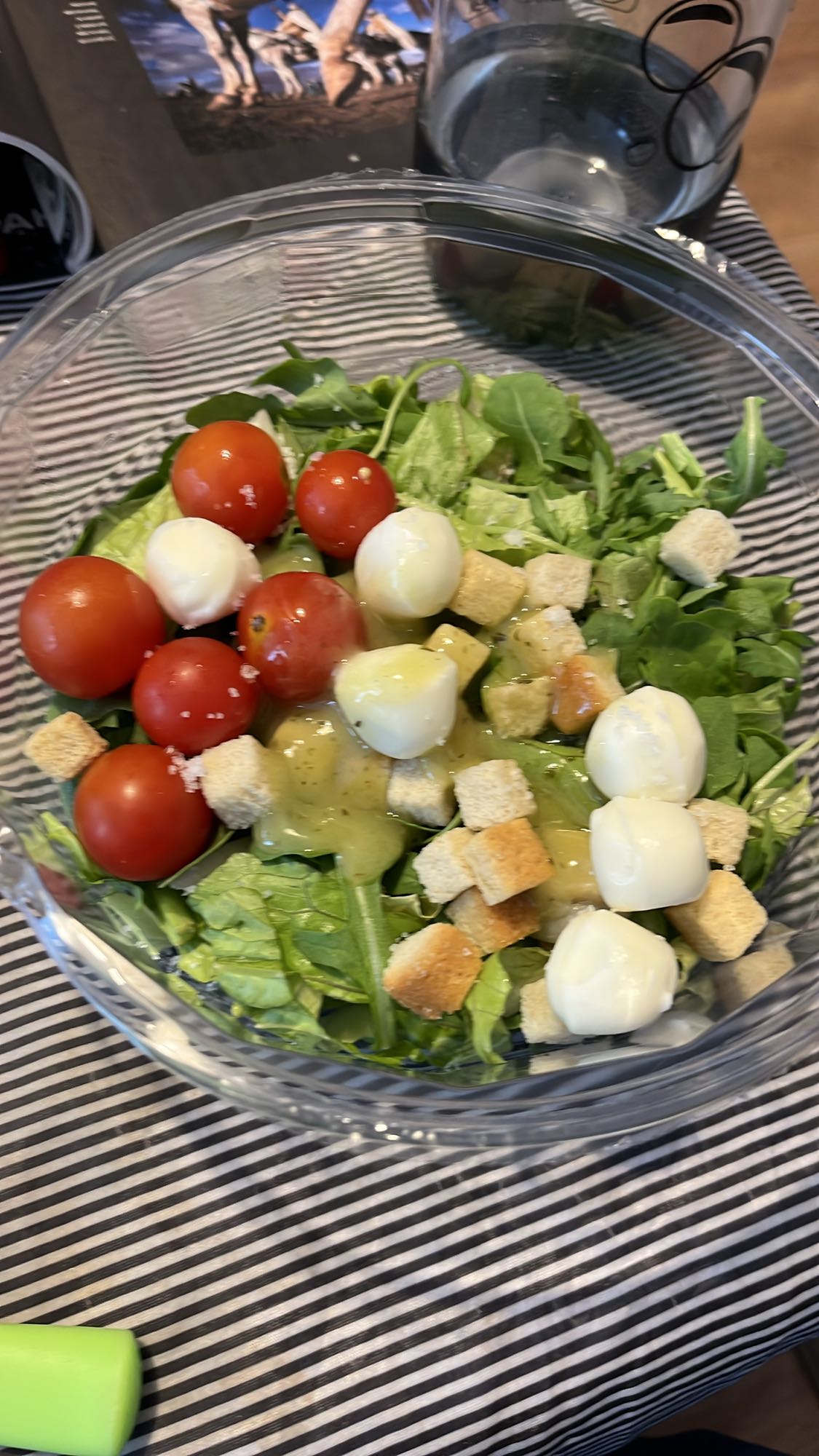 Салата с моцарела