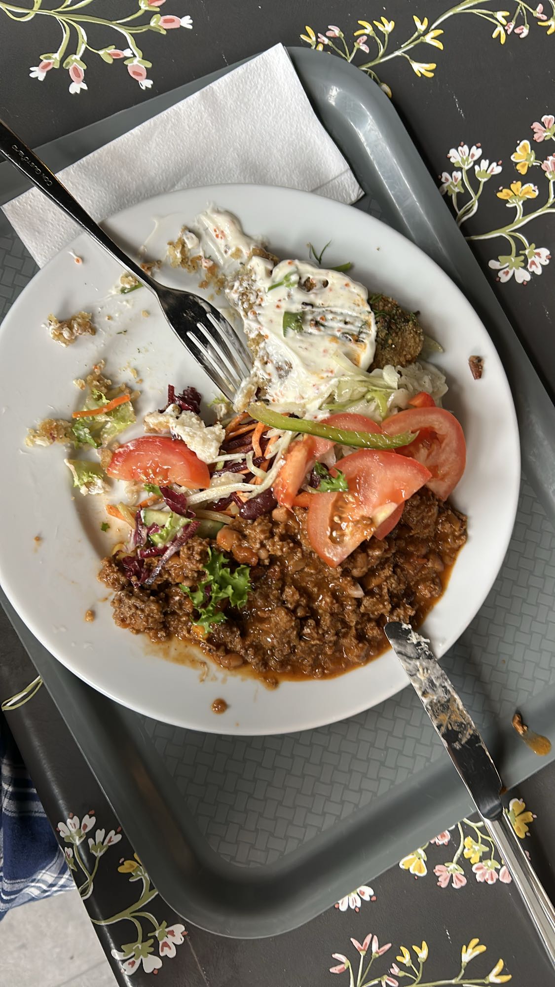 Köttfärssås med sallad