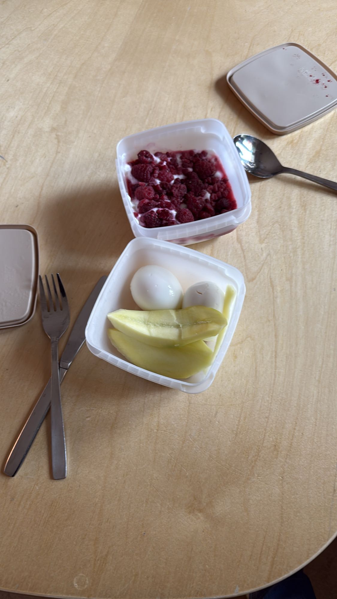 Ägg, mango & hallon