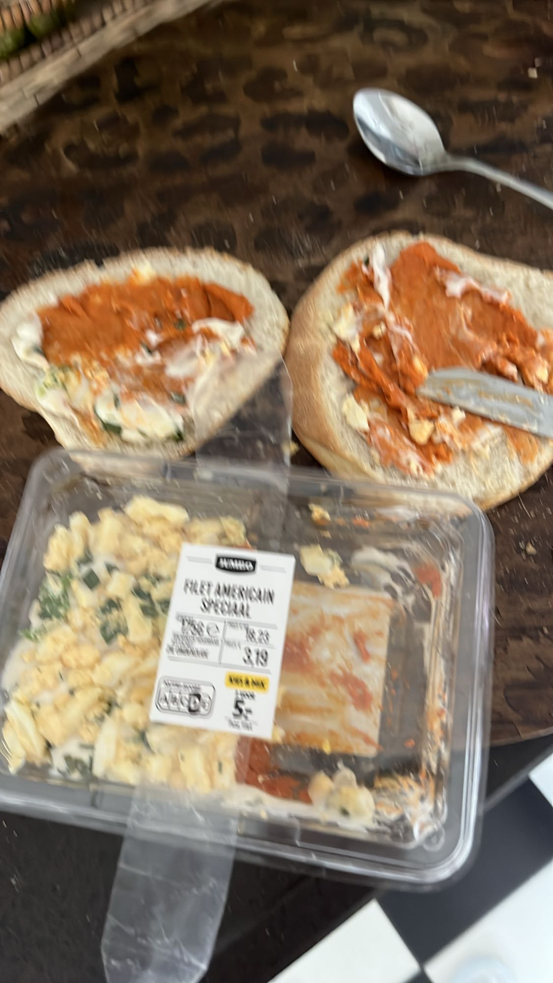 Broodje filet americain