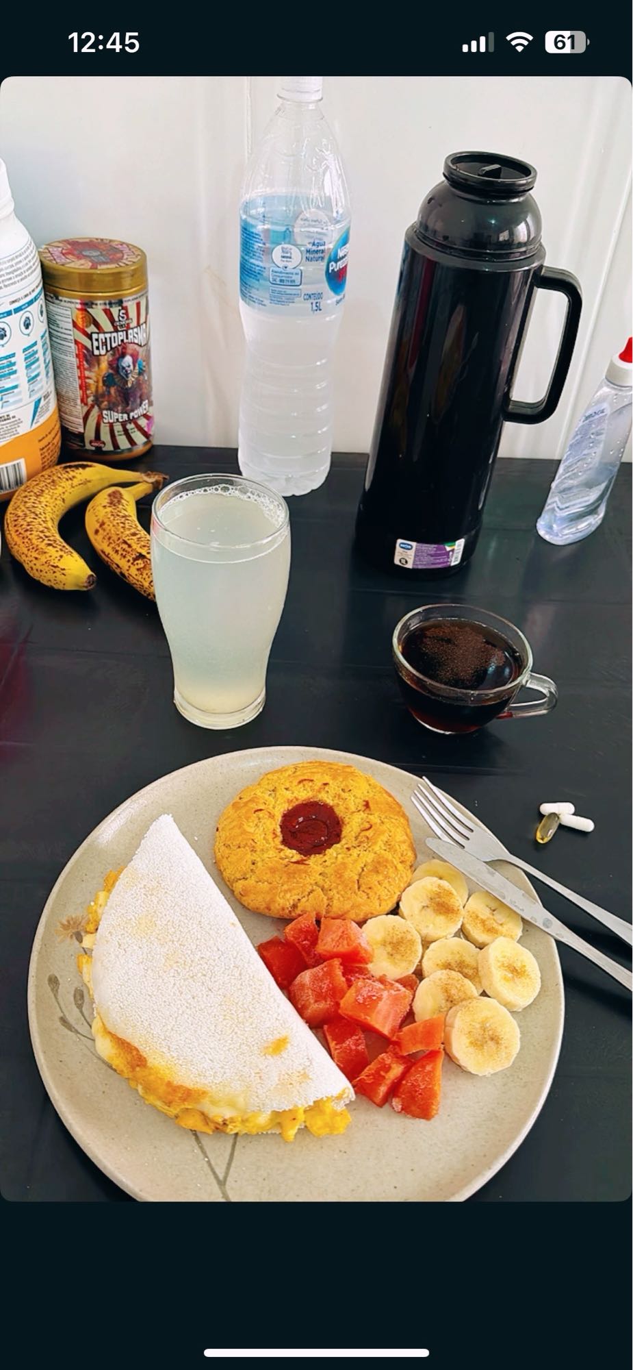 Café com tapioca e frutas