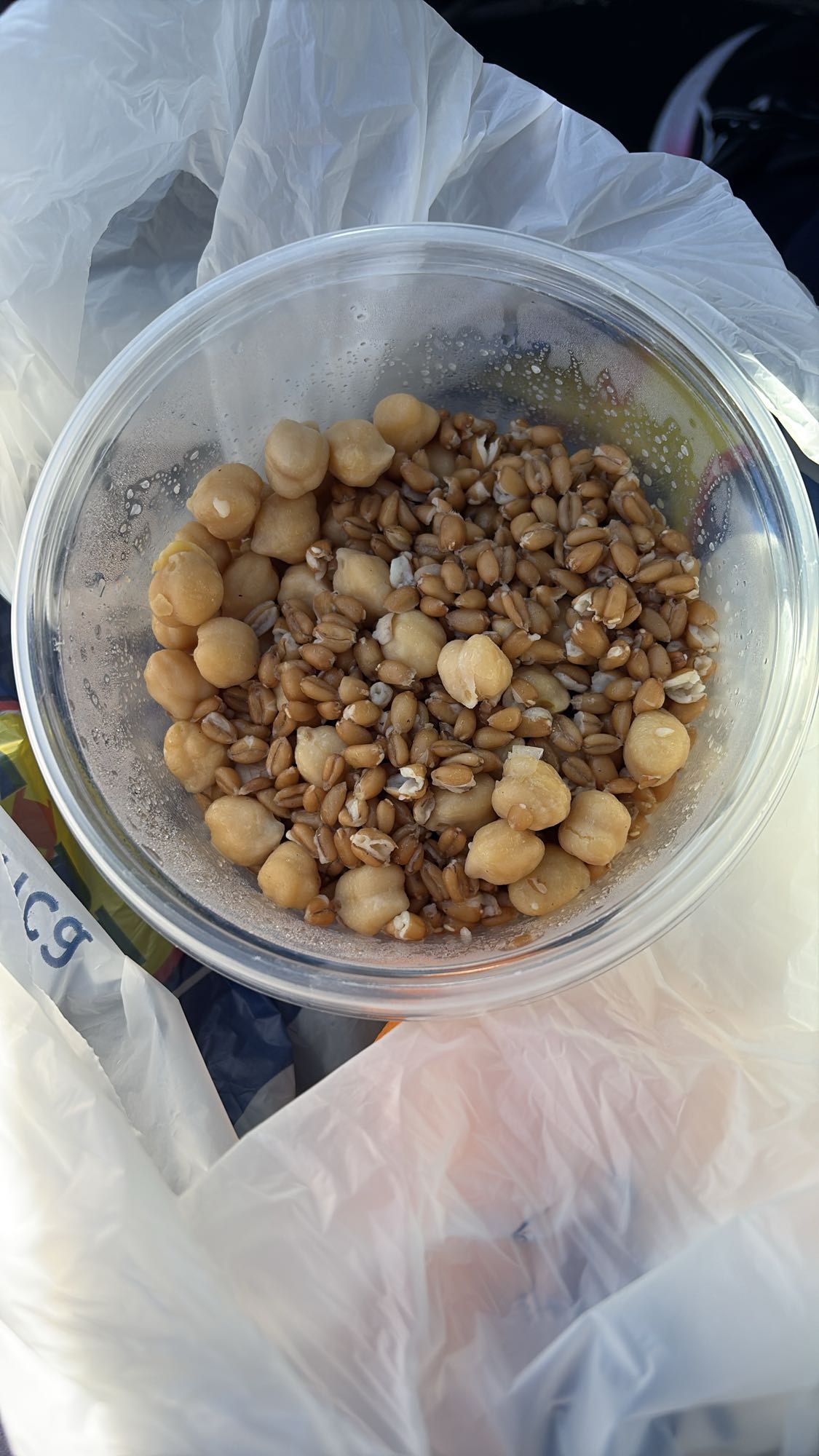 Nohut ve Buğday Salatası