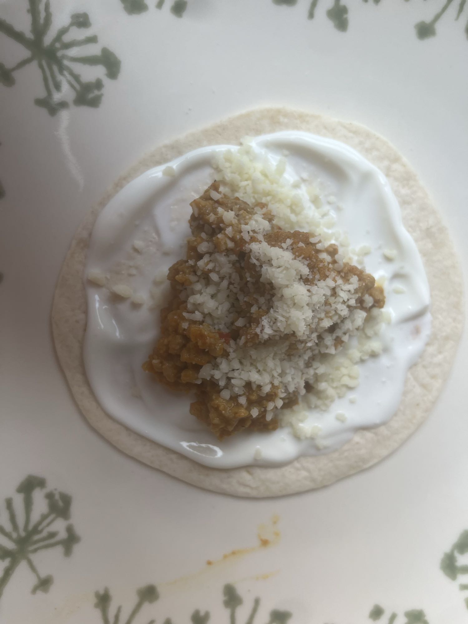 Taco con crema y queso