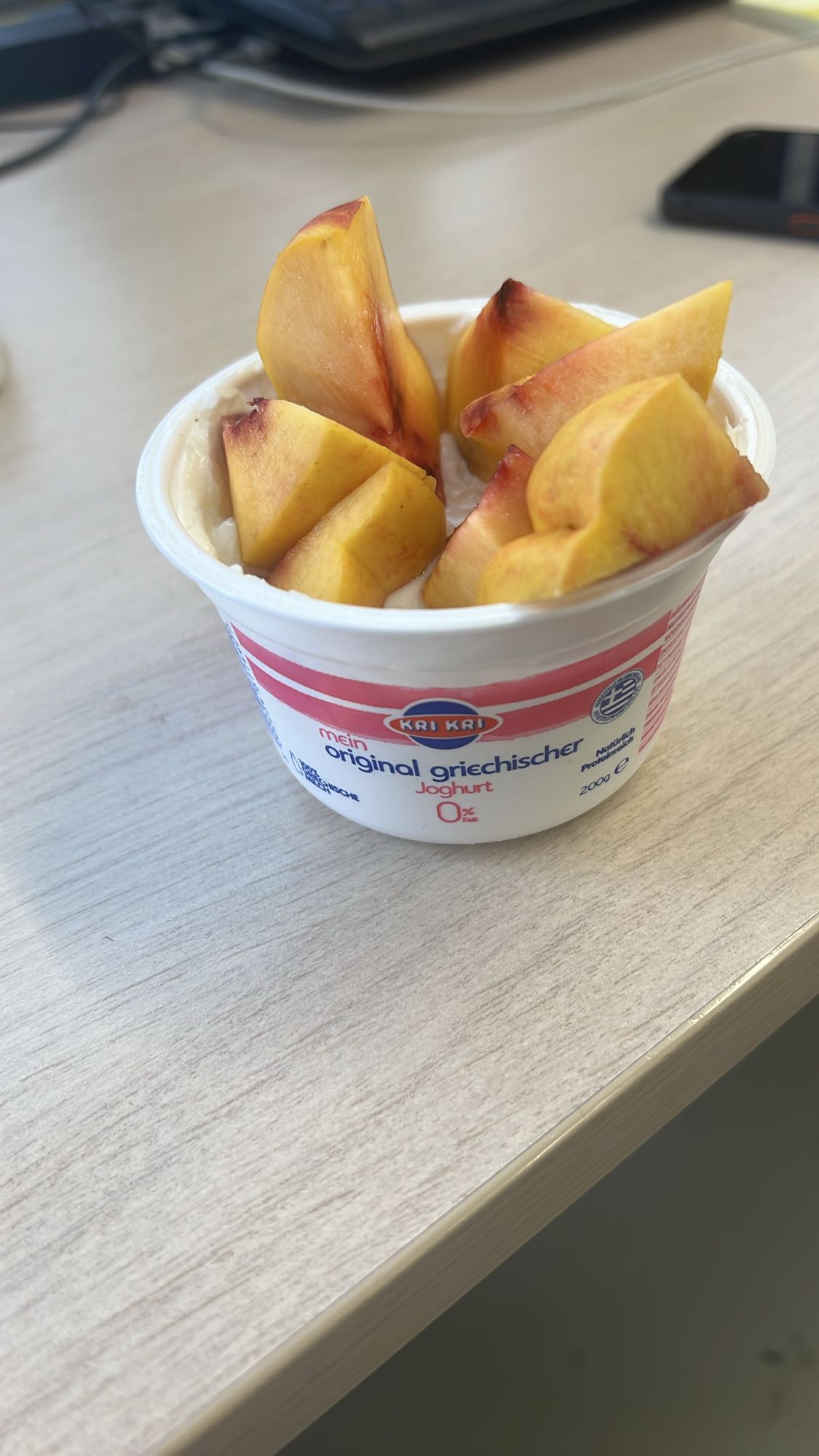 Jogurt z brzoskwinią