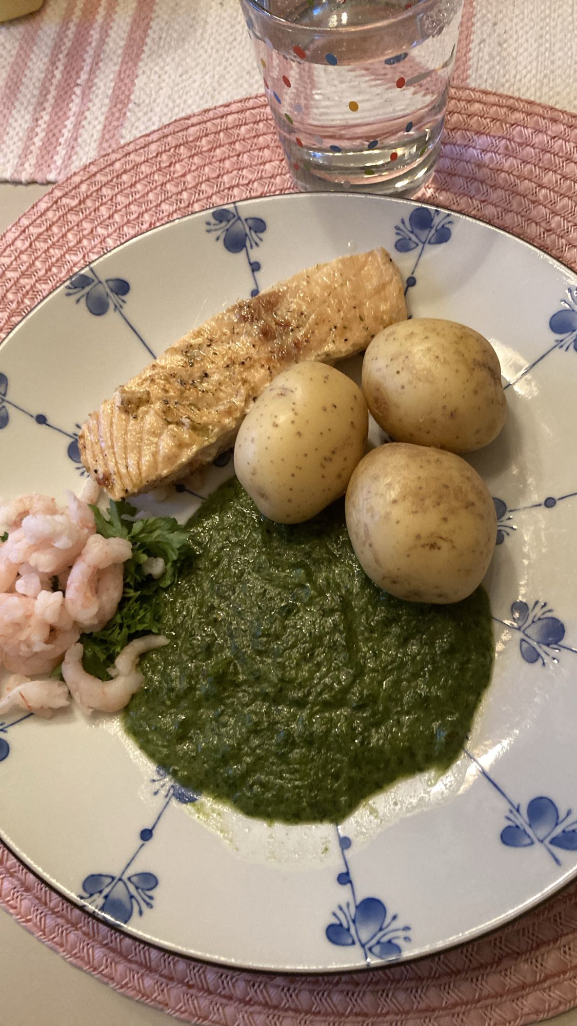 Lax med potatis och spenat