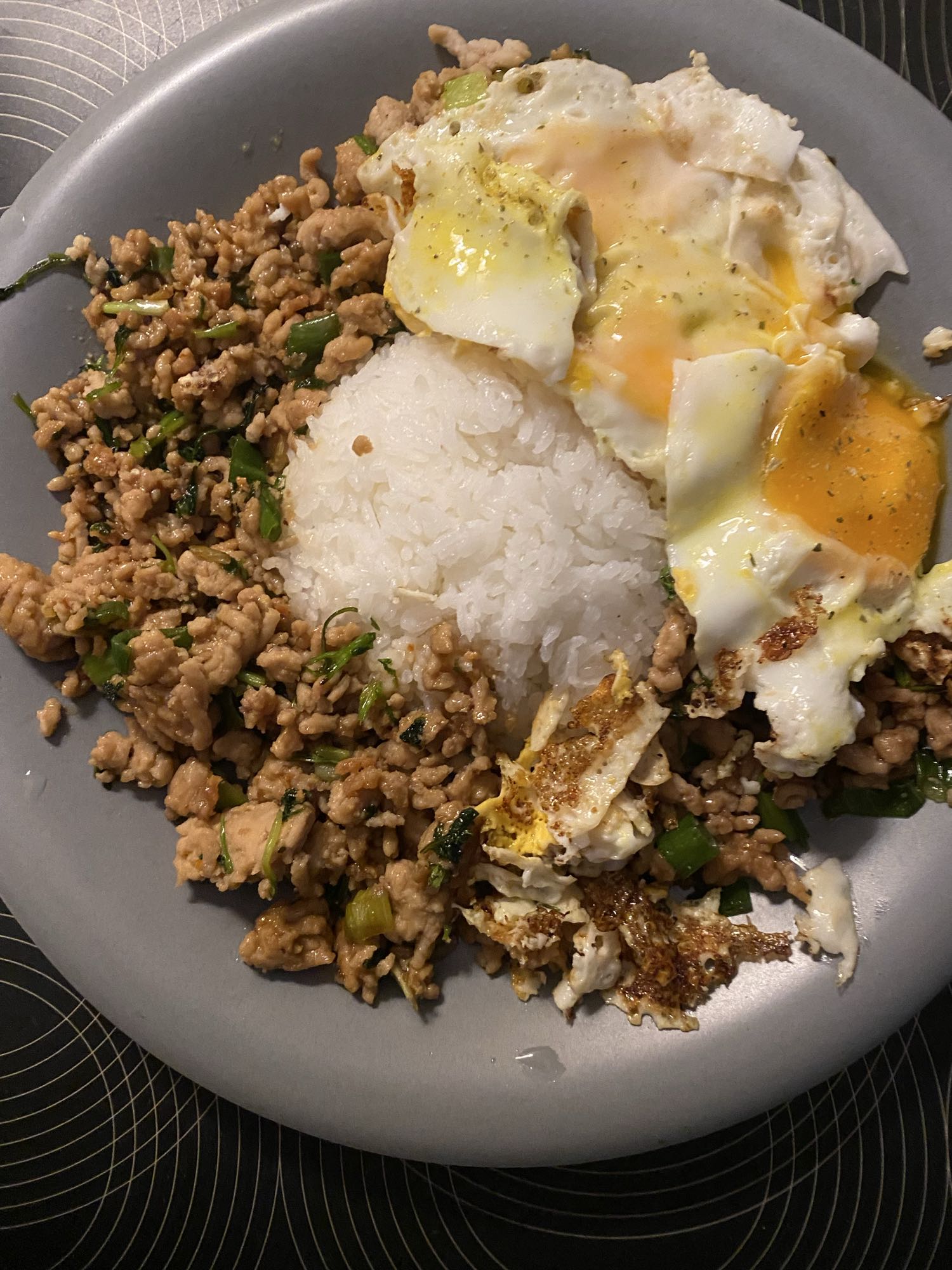 Kycklingfärs med ris och ägg