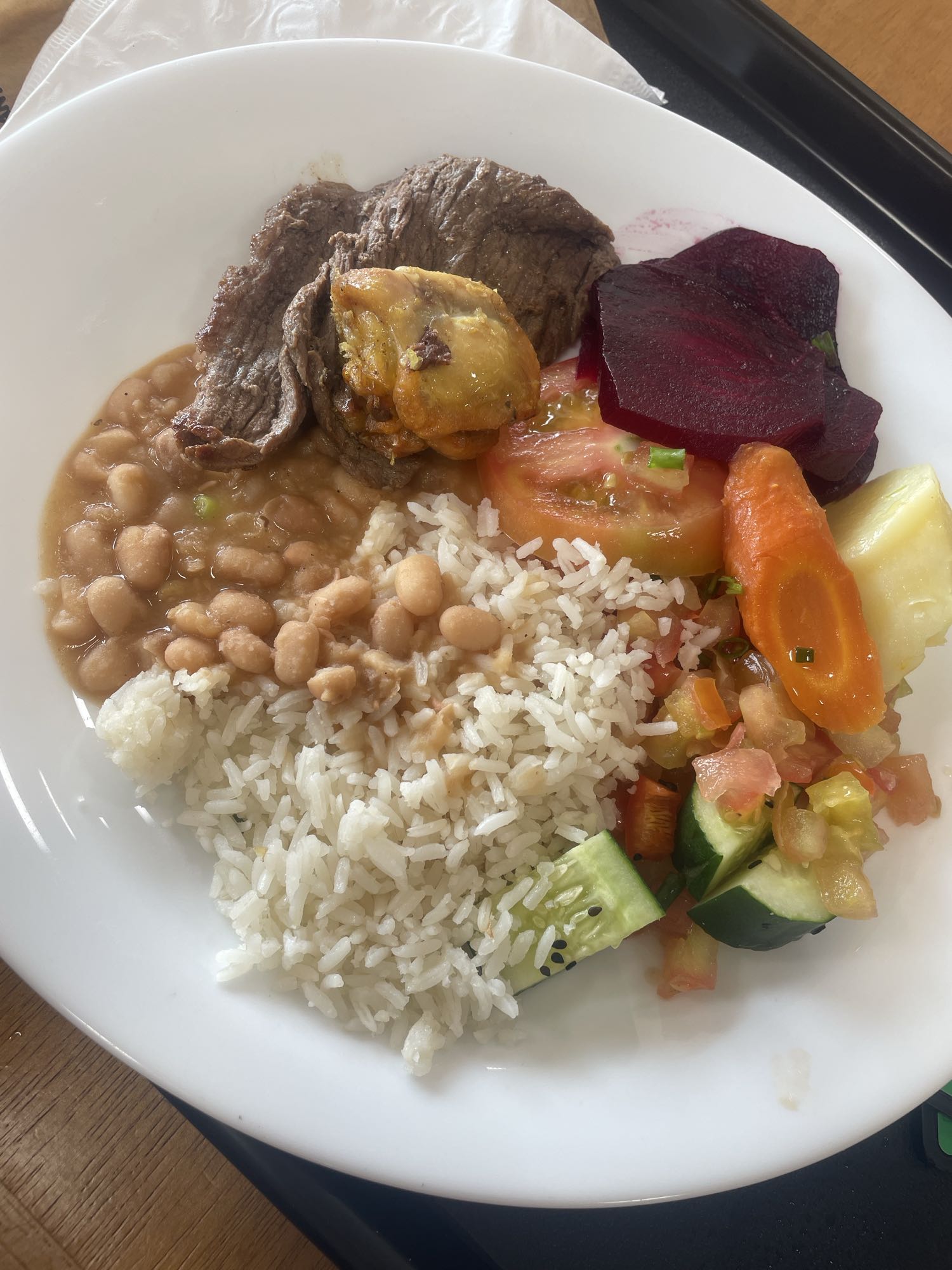 Prato com arroz e carne