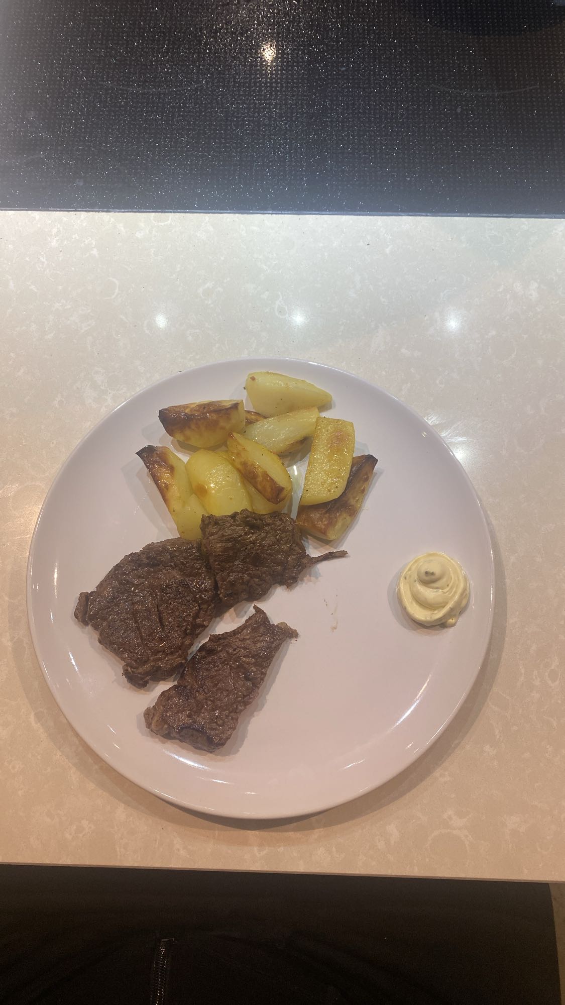 Biff med potatis och majonnäs