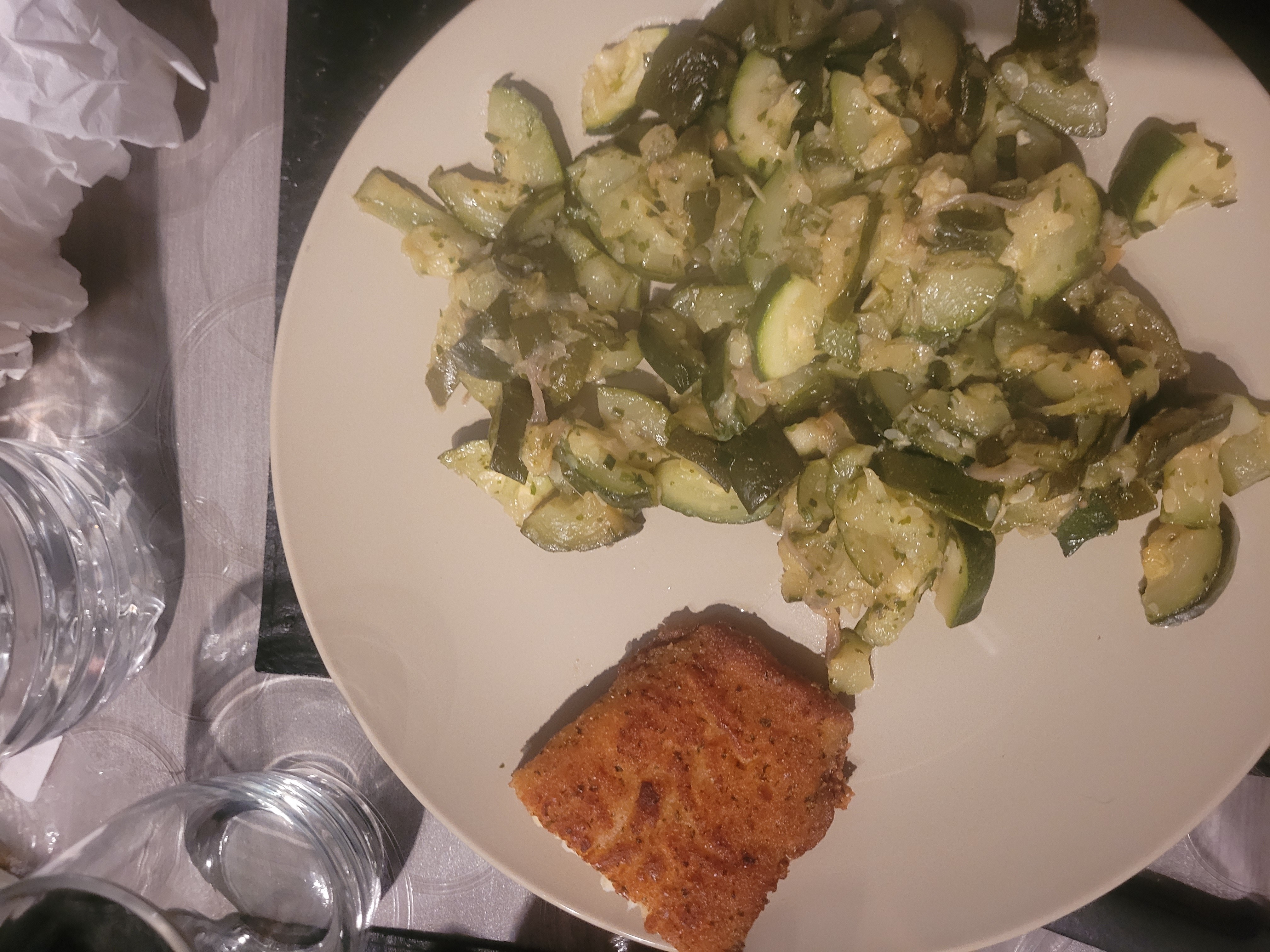 Courgettes et poisson pané