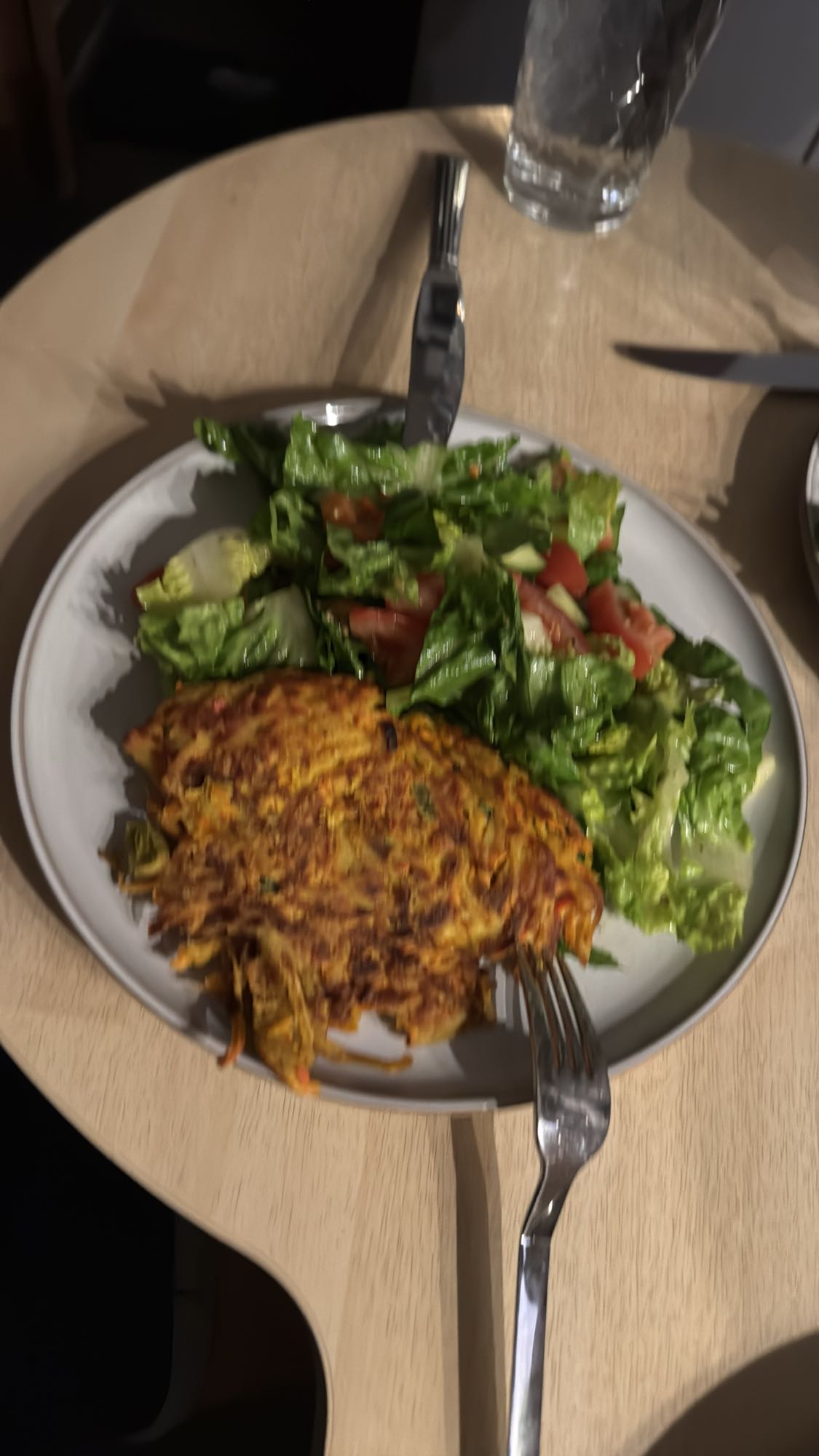 Kürbis Kartoffelpuffer mit Salat