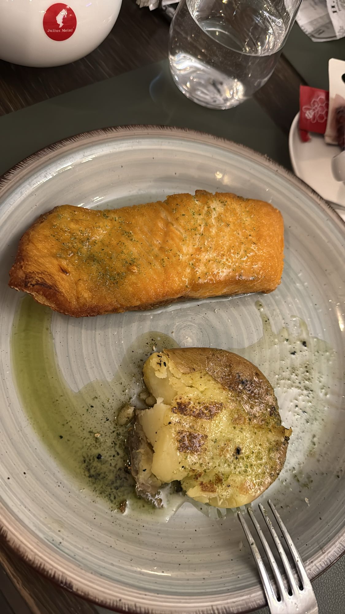 Somon cu cartof copt