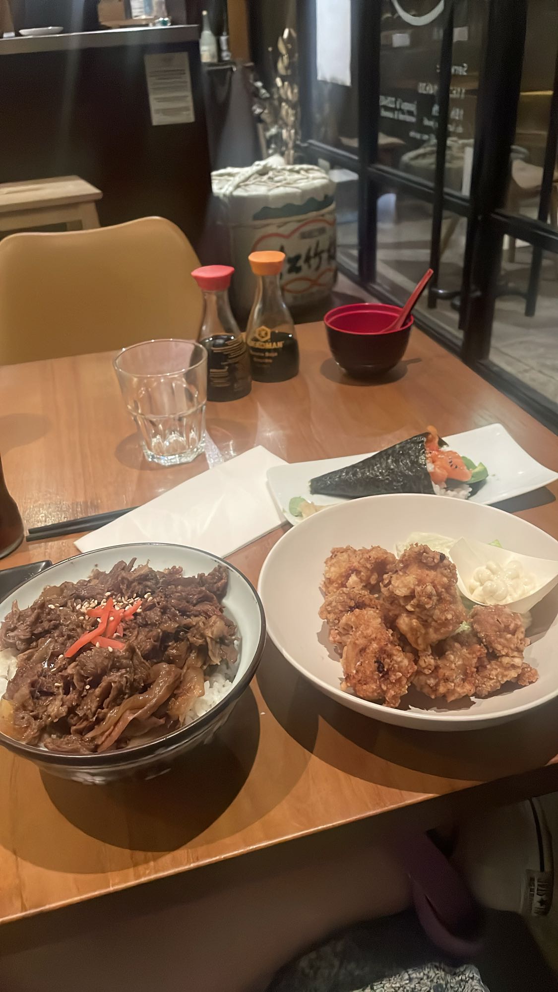Gyudon, karaage et temaki