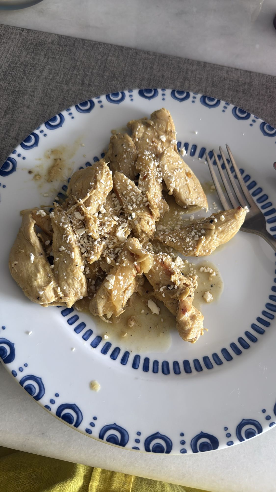 Pollo con nuez rallada