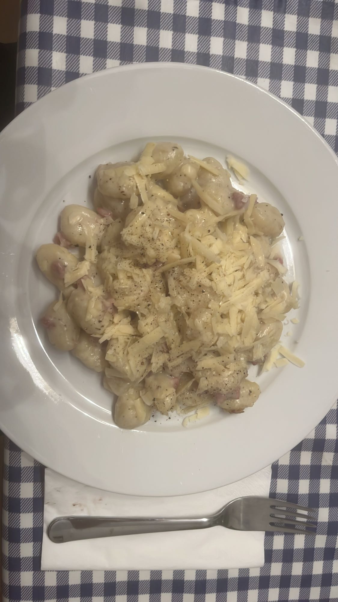 ñoquis con queso y crema