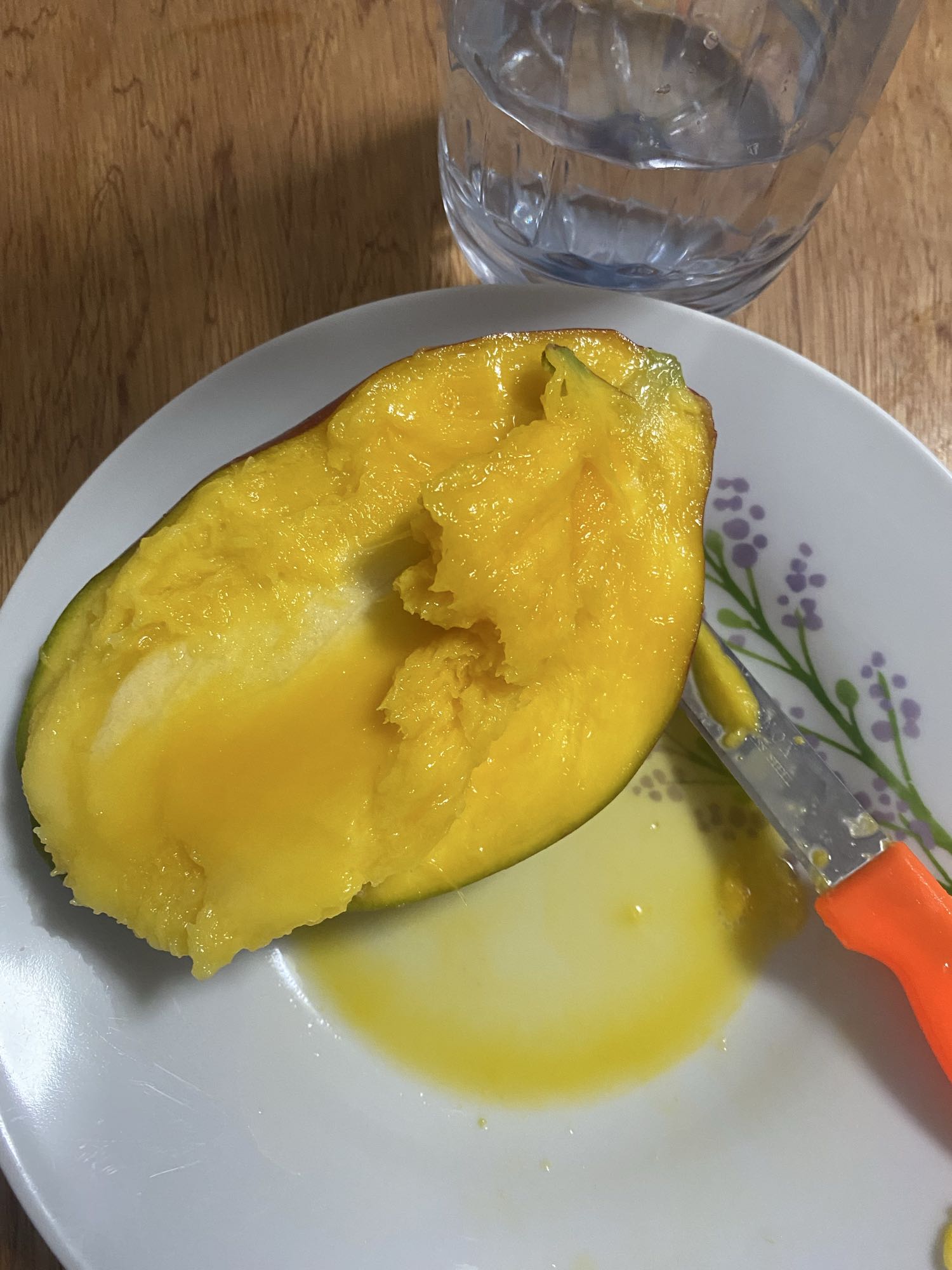Mango con agua