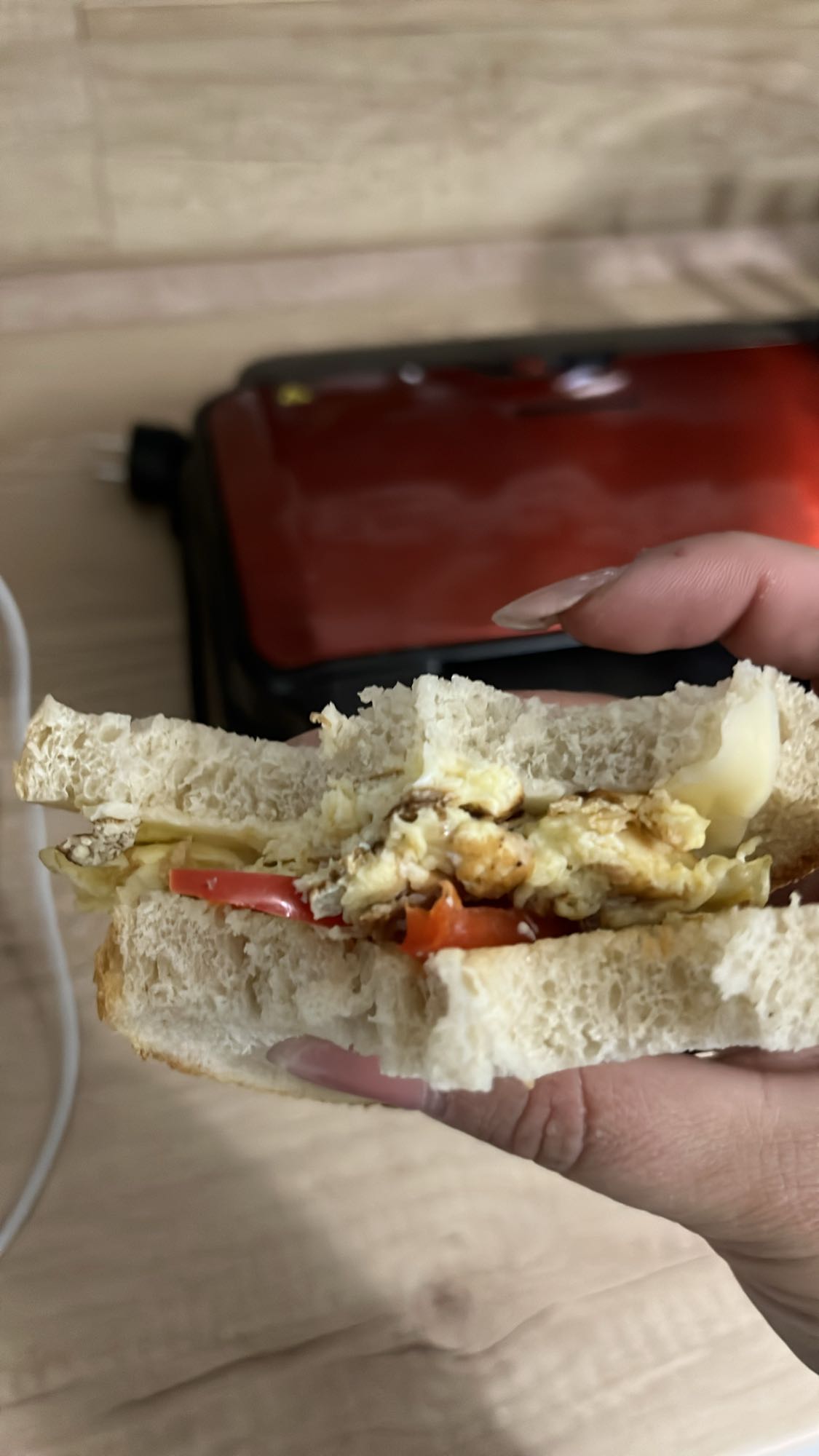 Sandviș cu ou și legume