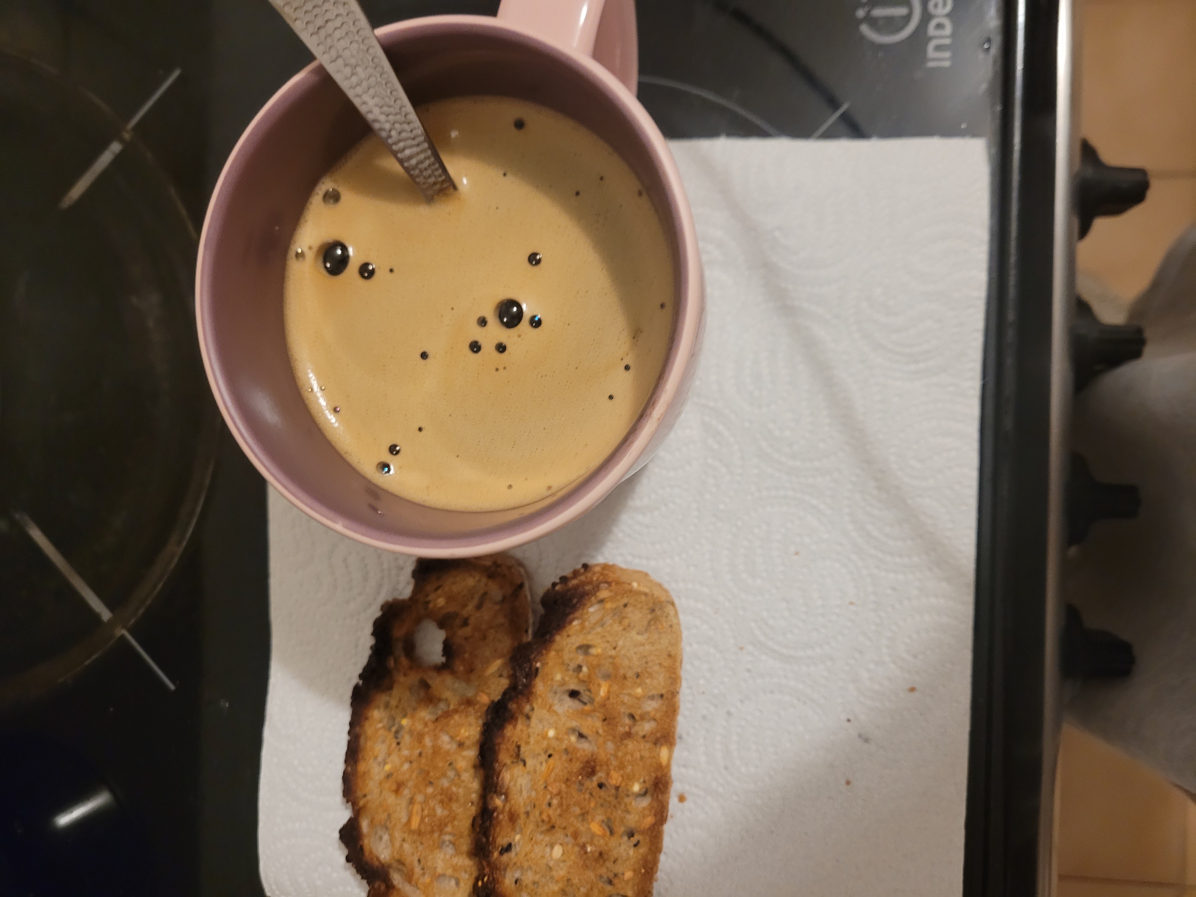 Café et pain grillé