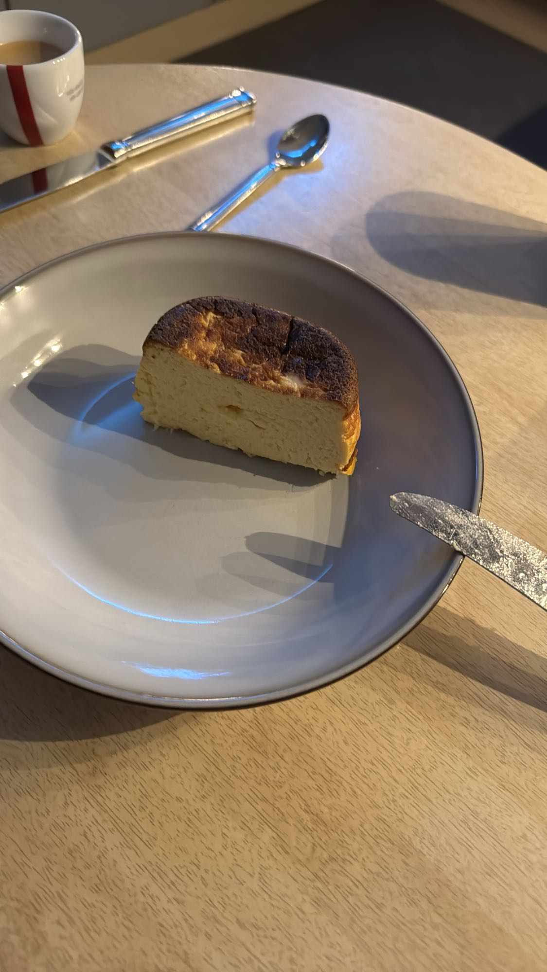 Ungesüßter Käsekuchen ohne Boden