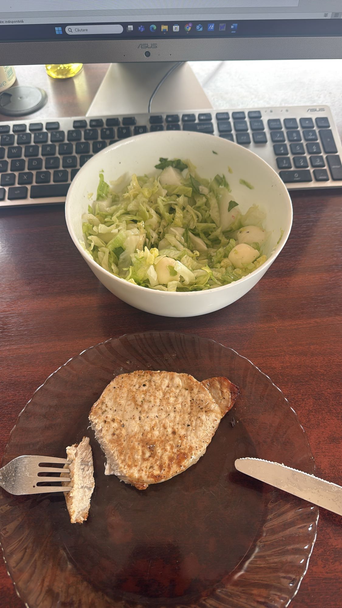 Cotlet cu salată verde