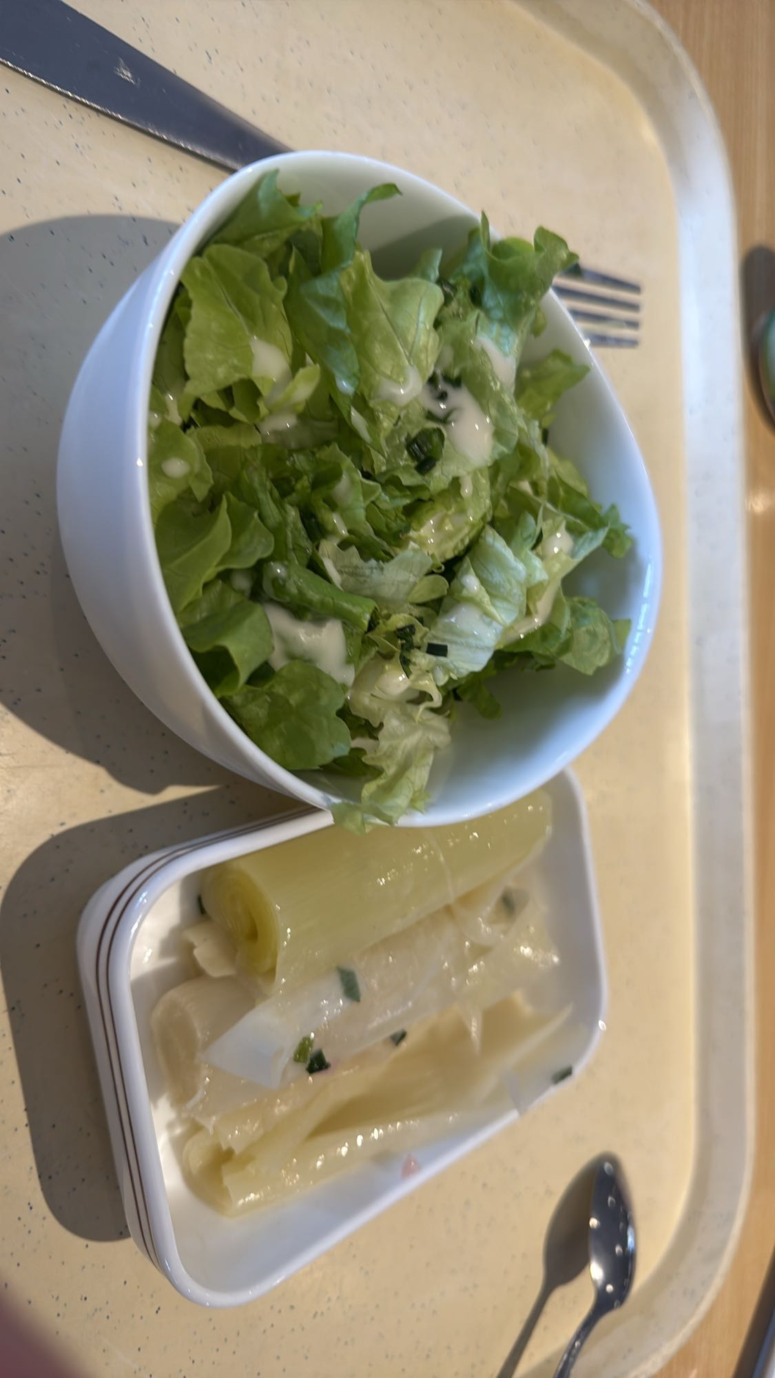 Salade et poireaux