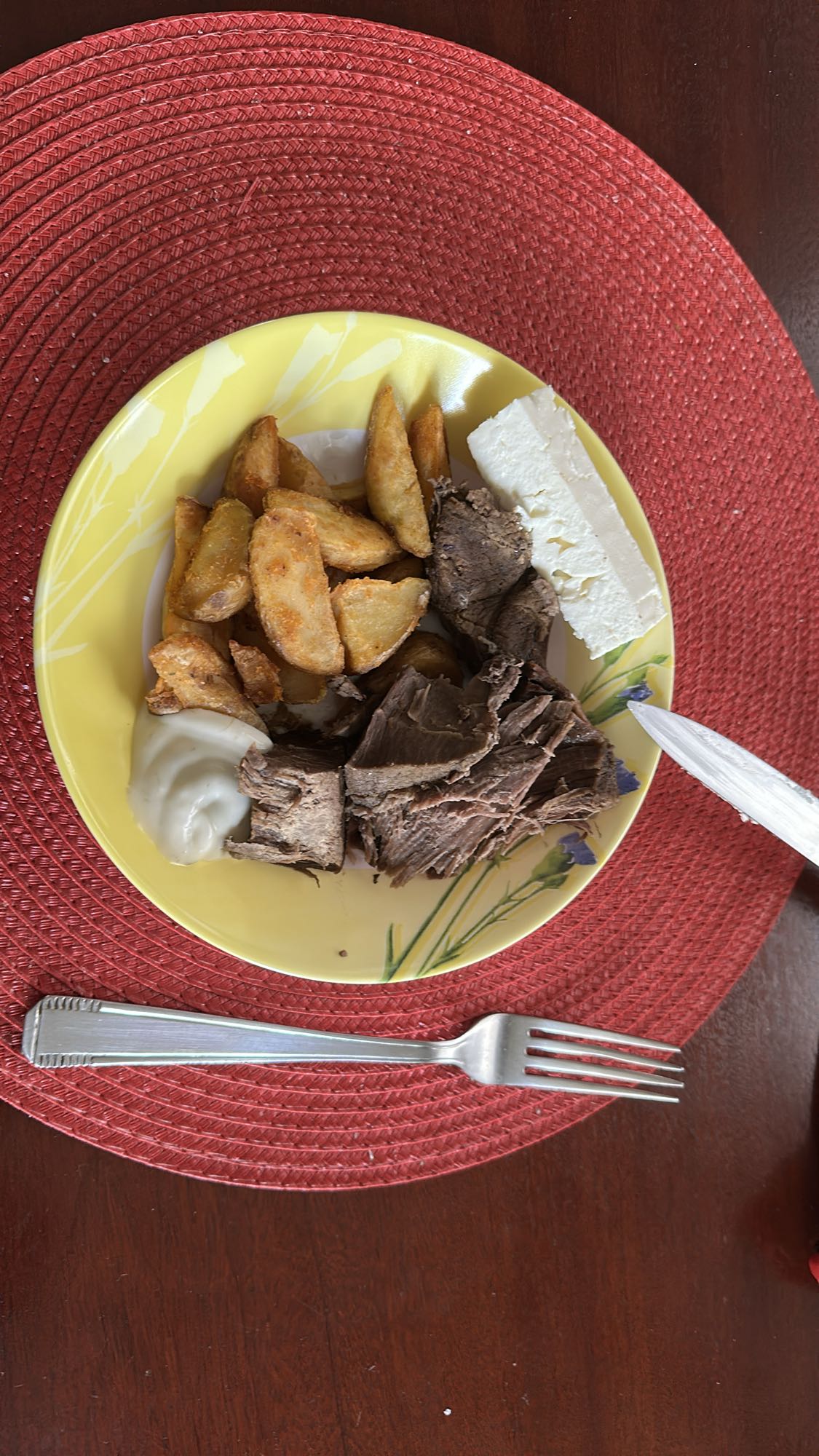 Cartofi cu carne și brânză