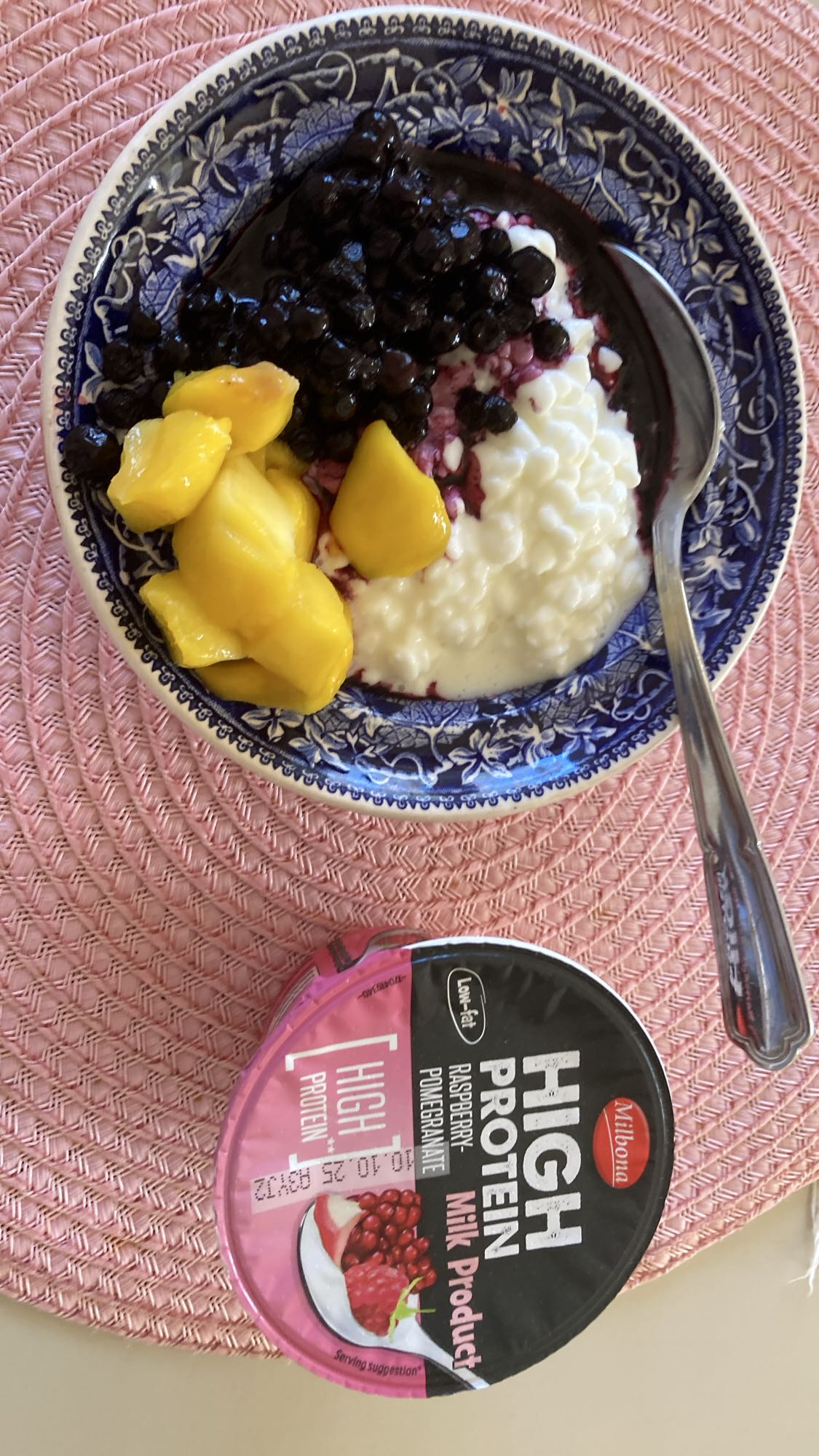 Proteinrik frukostskål