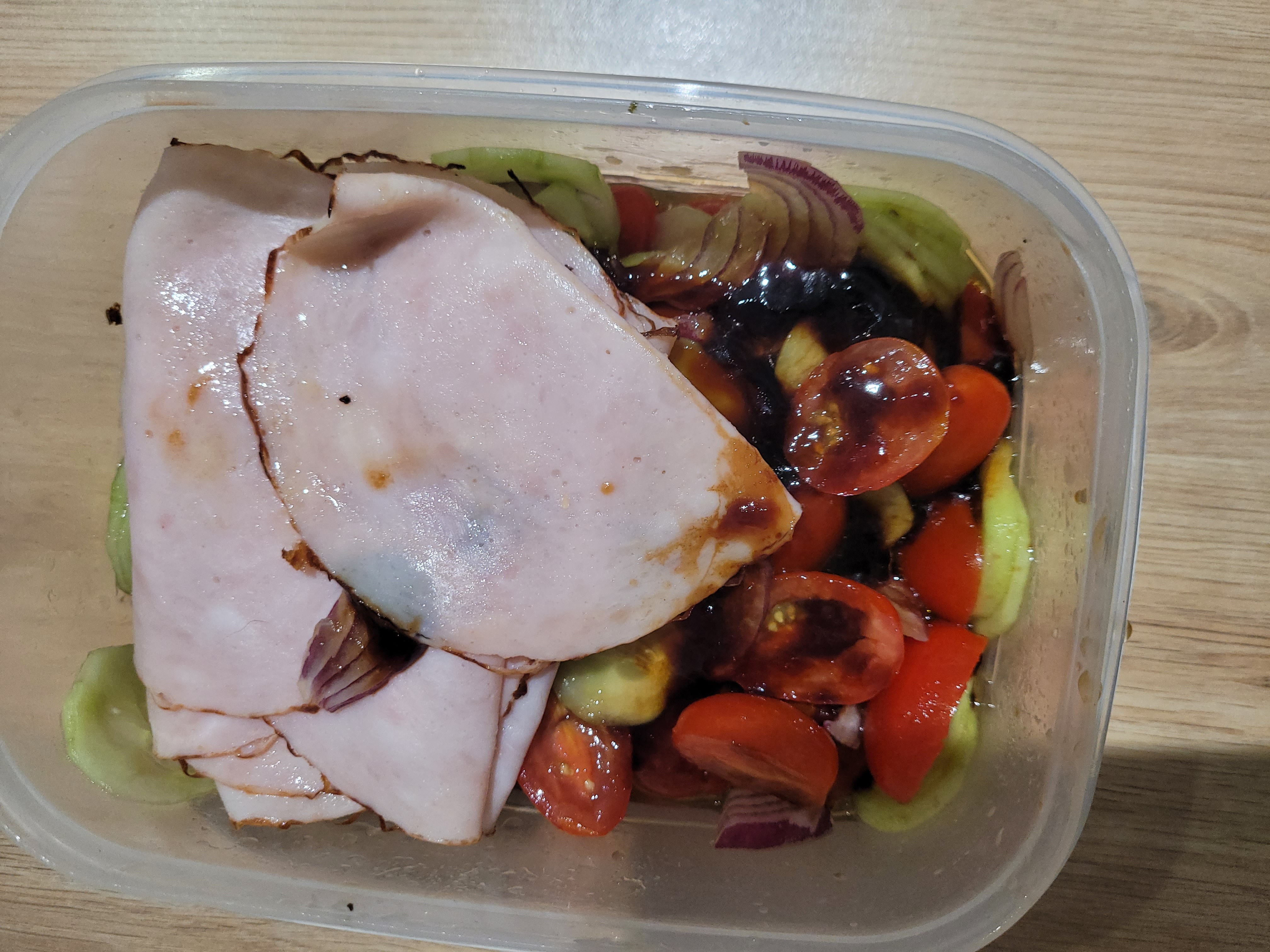 Salade jambon crudités