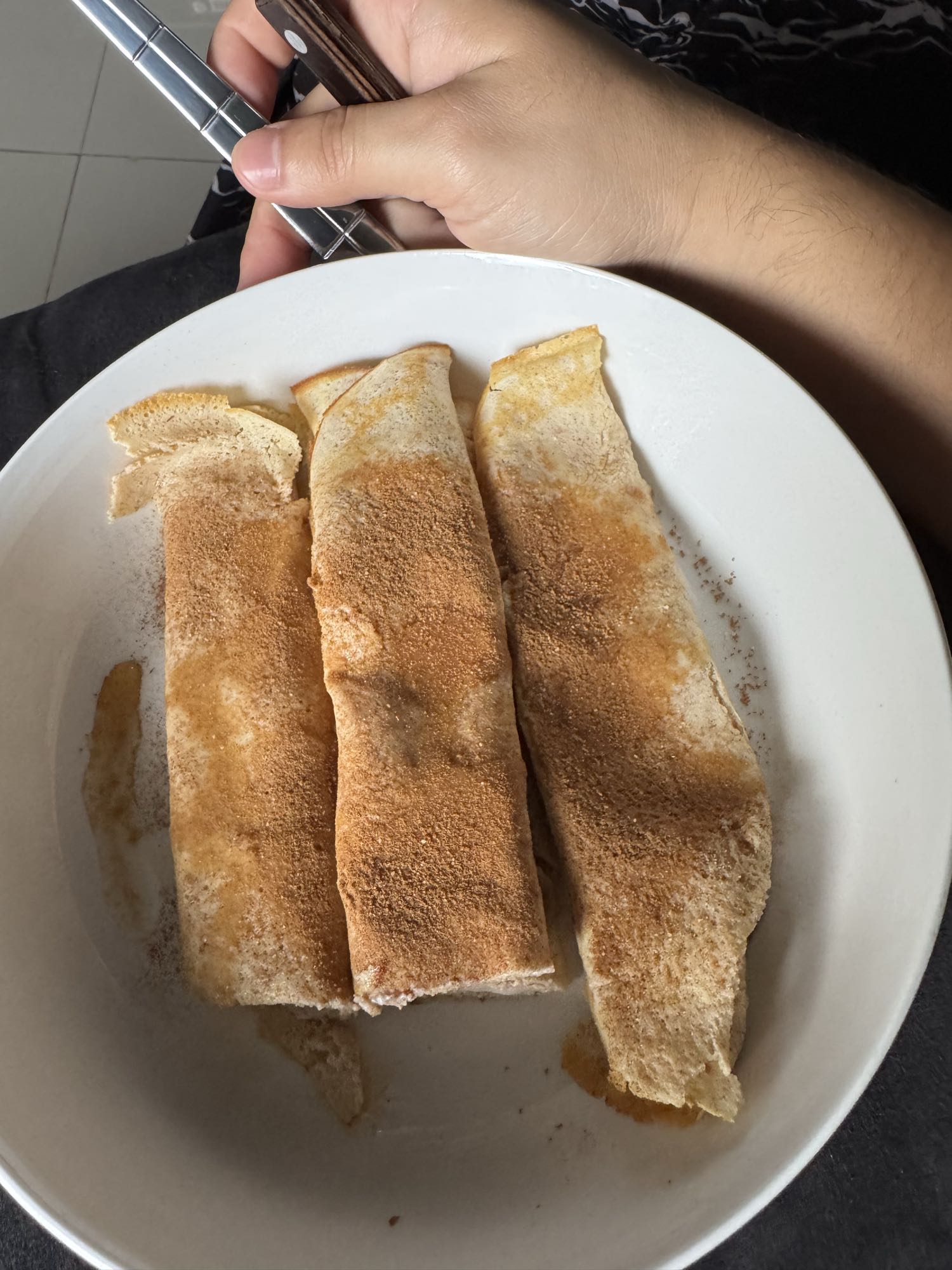 Crepas con yogurt griego, granola y miel