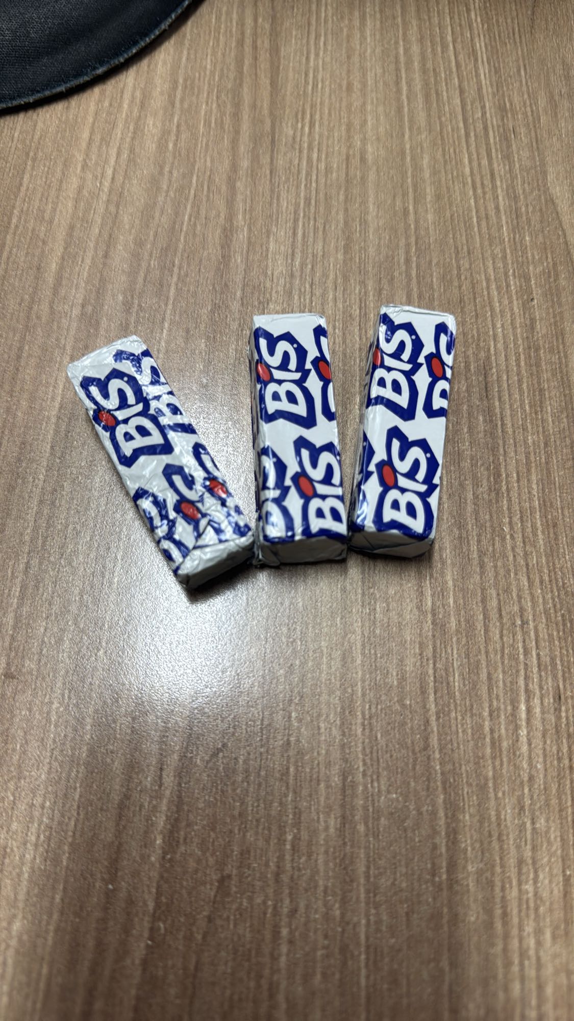 Três chocolates Bis