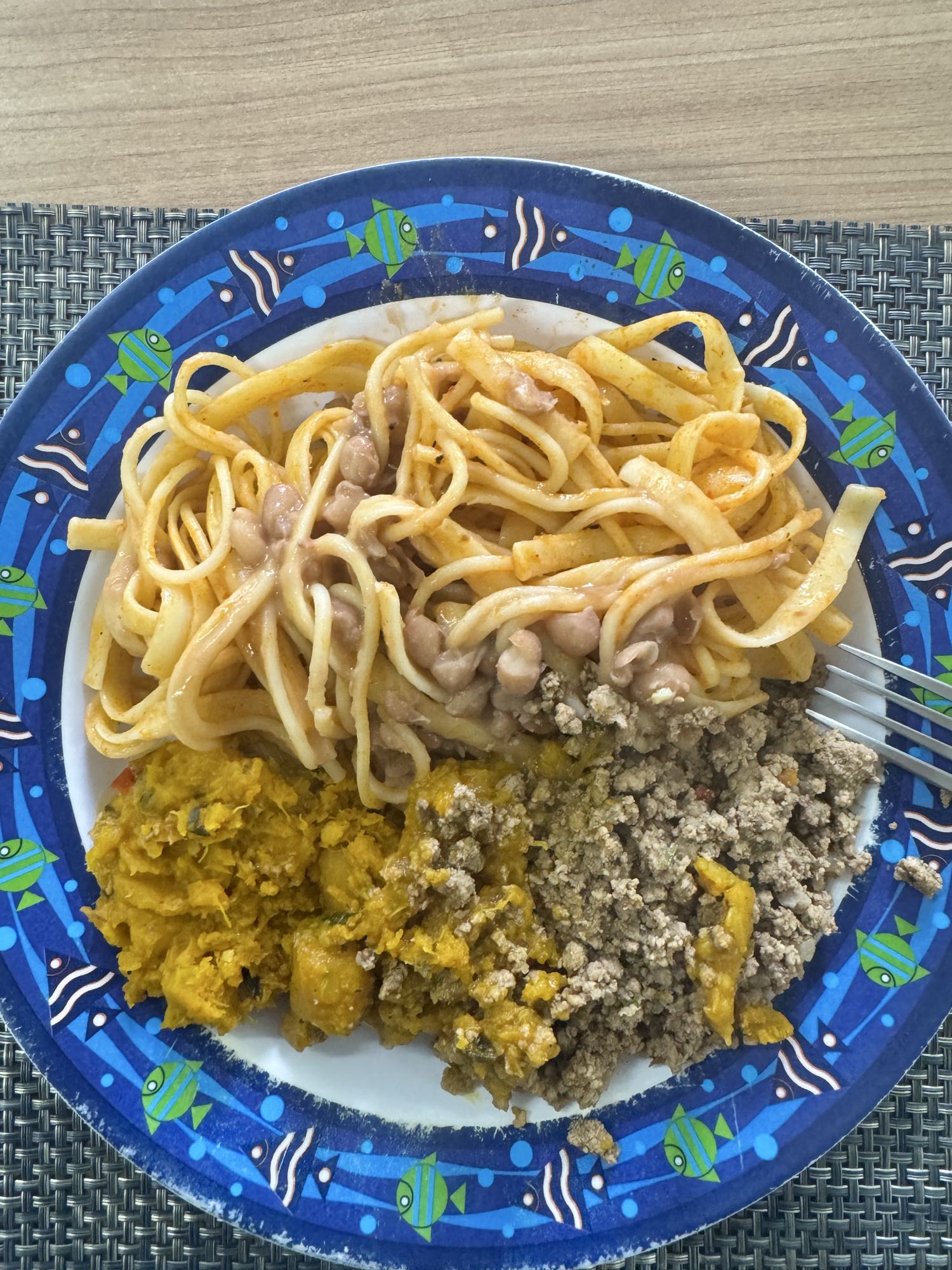 Macarrão com carne e abóbora