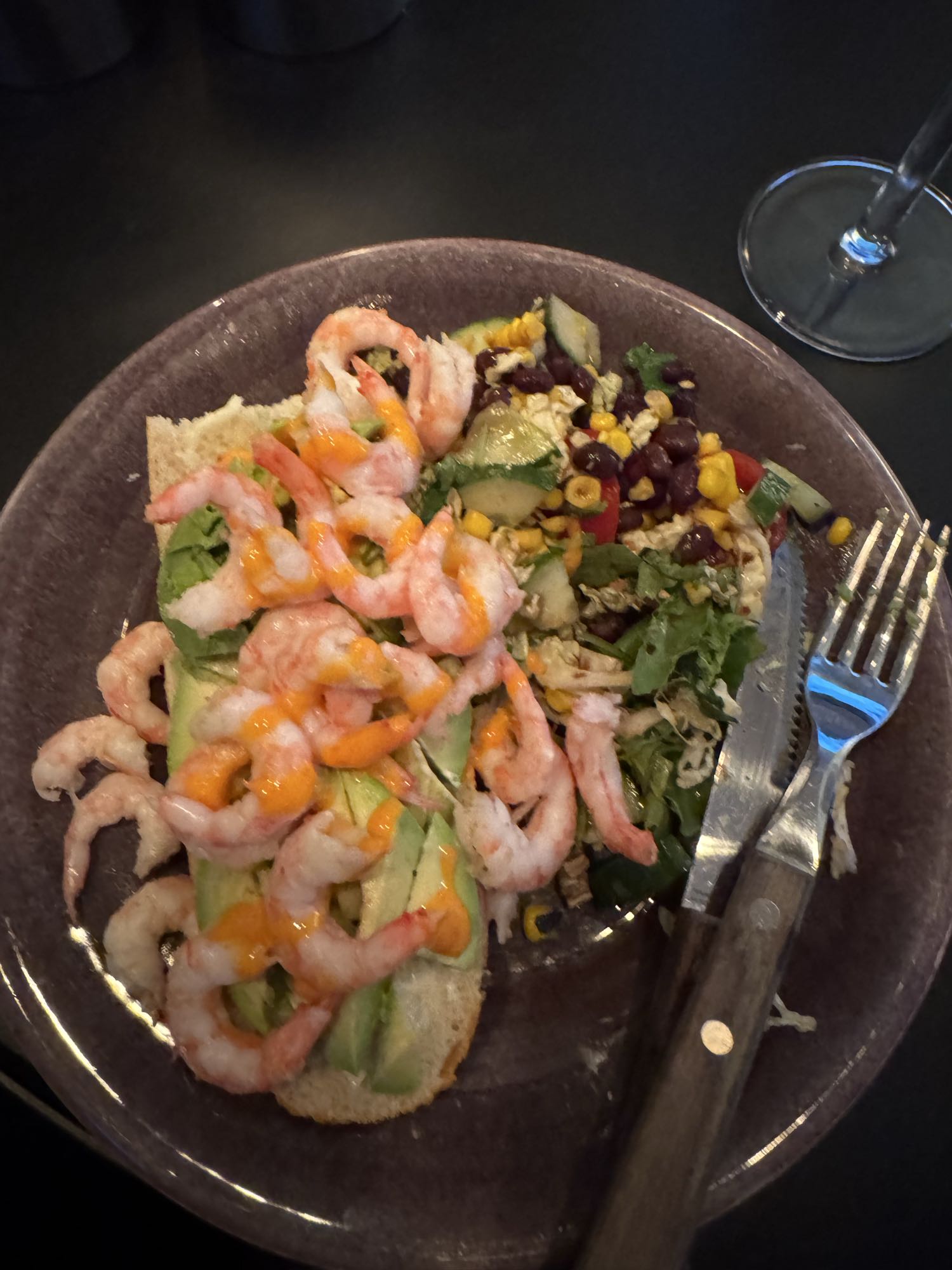 Räkmacka med sallad